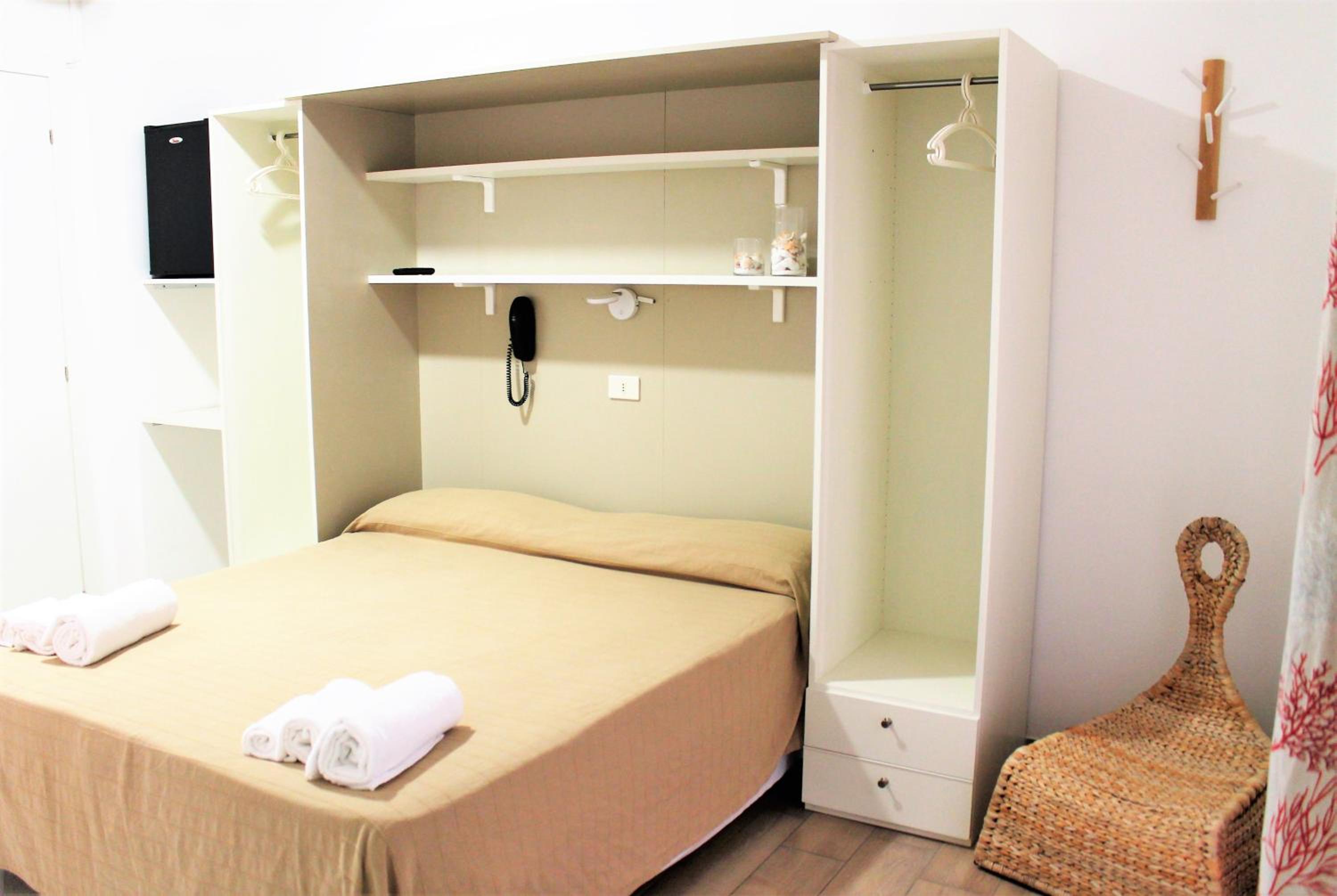 Double Room - Photo 8