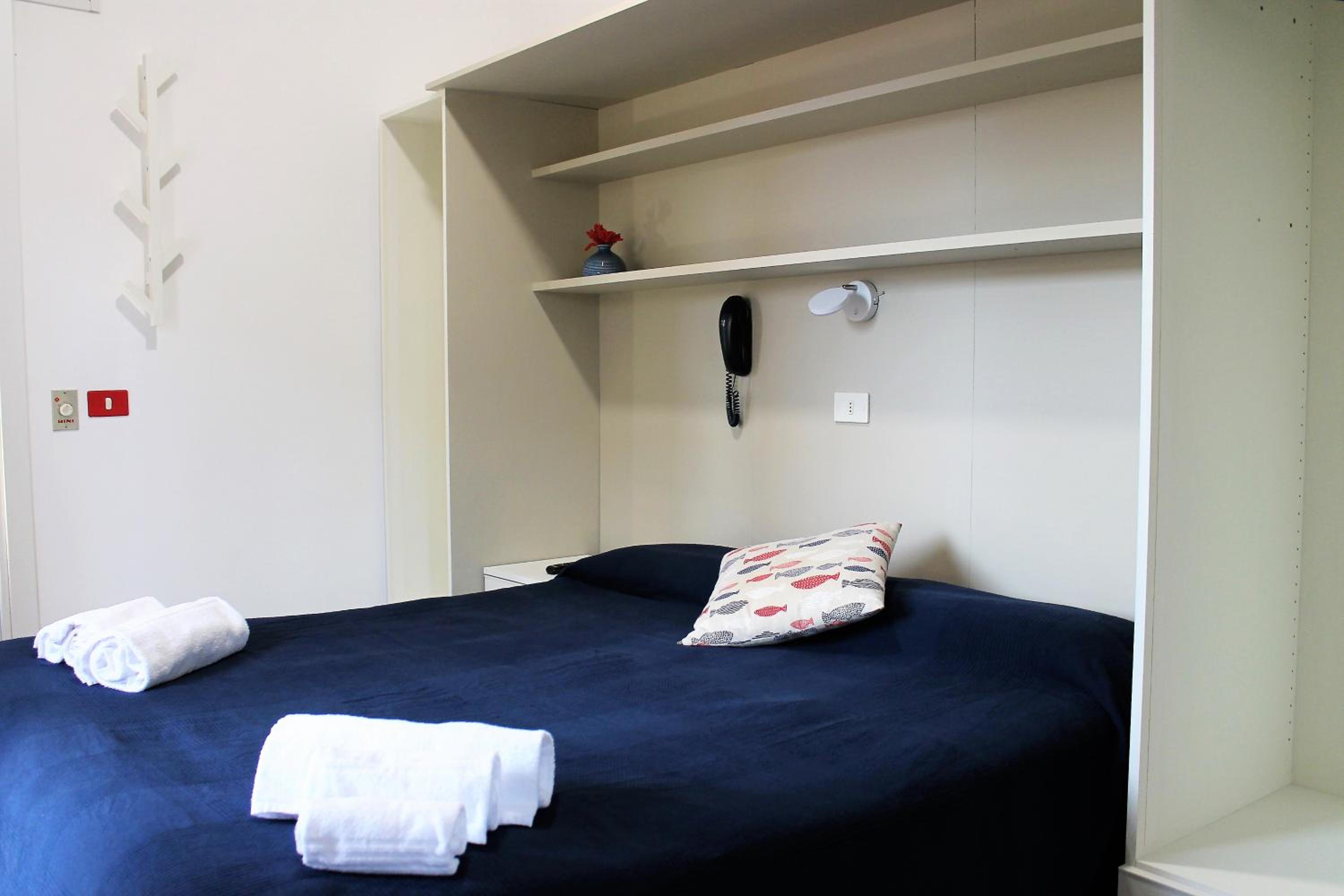 Double Room - Photo 6