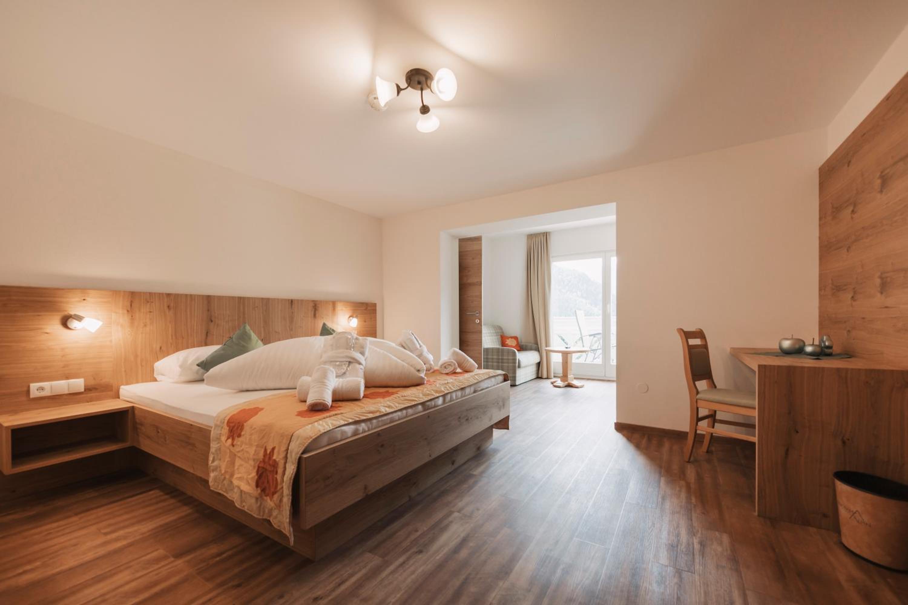 One-Bedroom Apartment with Balcony