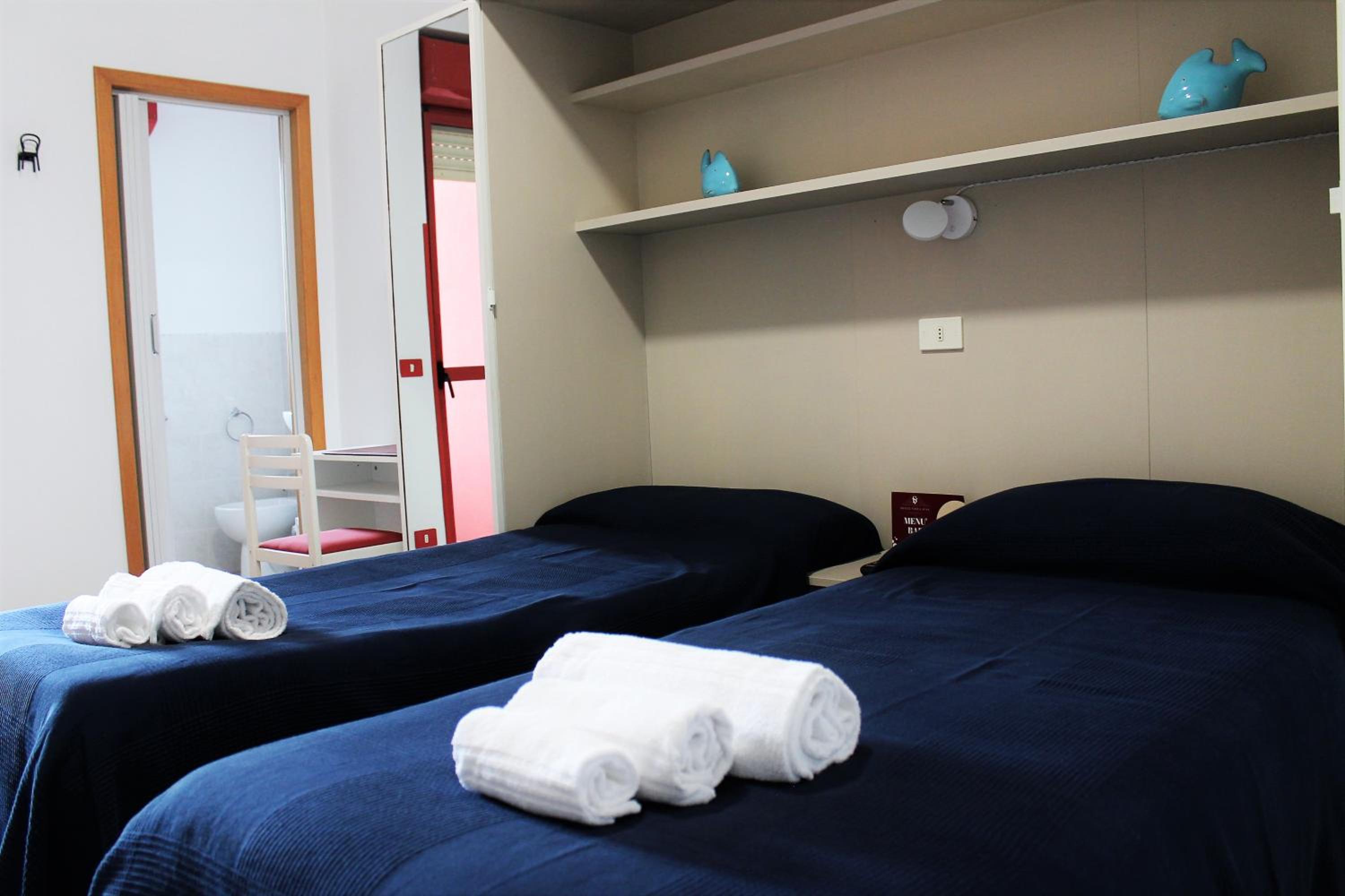 Double Room - Photo 10