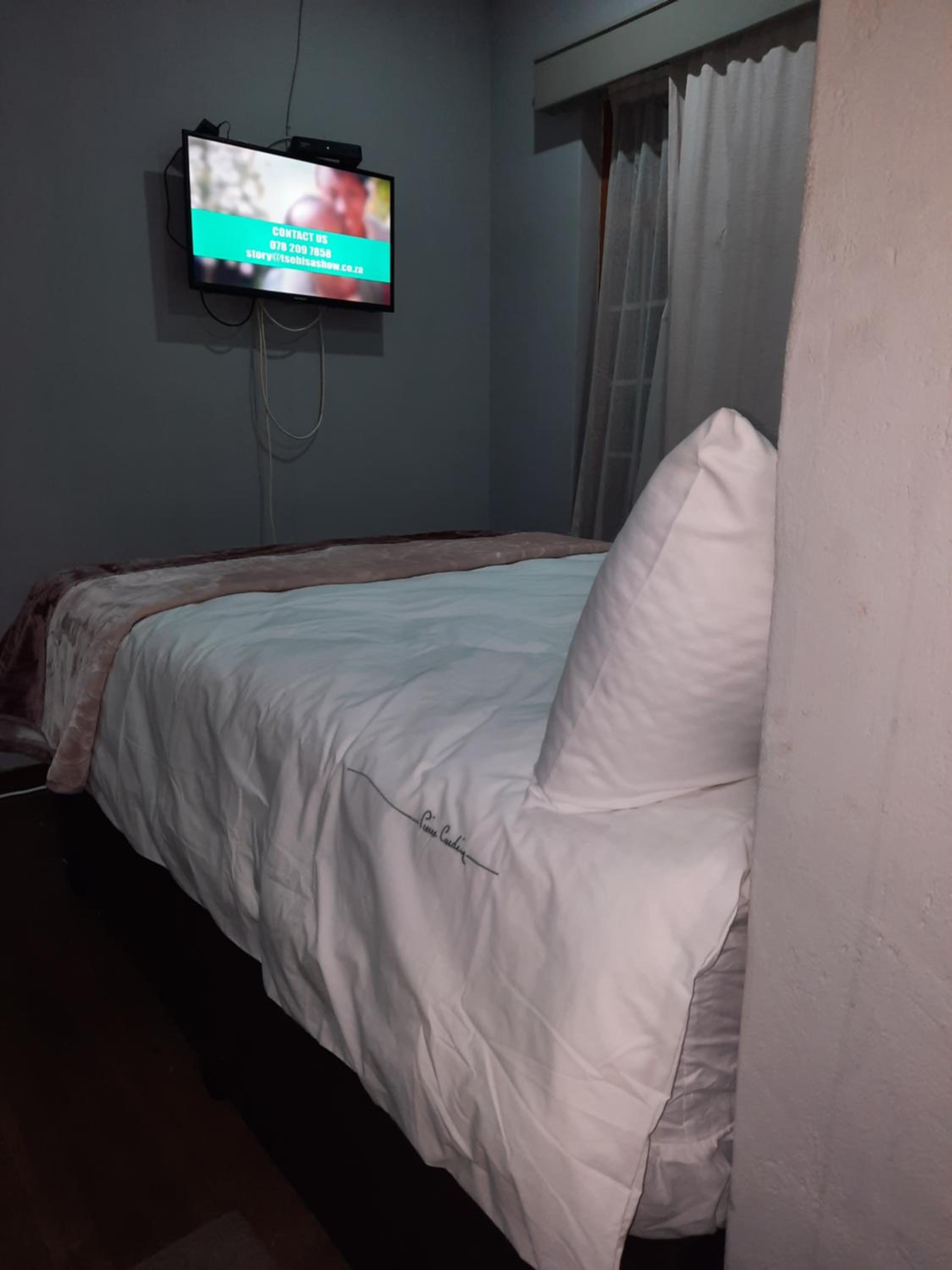Double Room - Photo 3