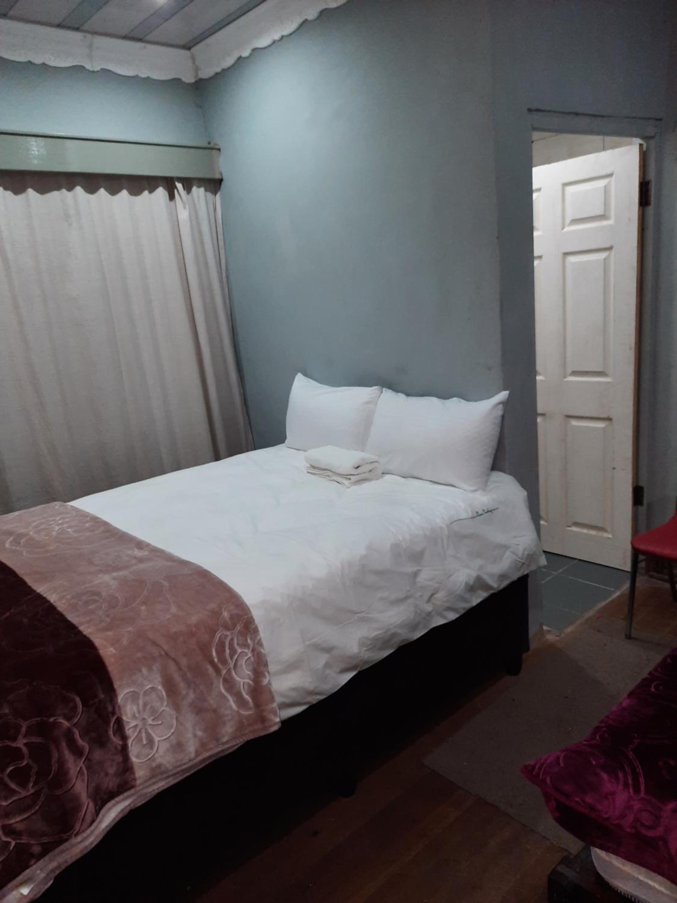 Double Room - Photo 2
