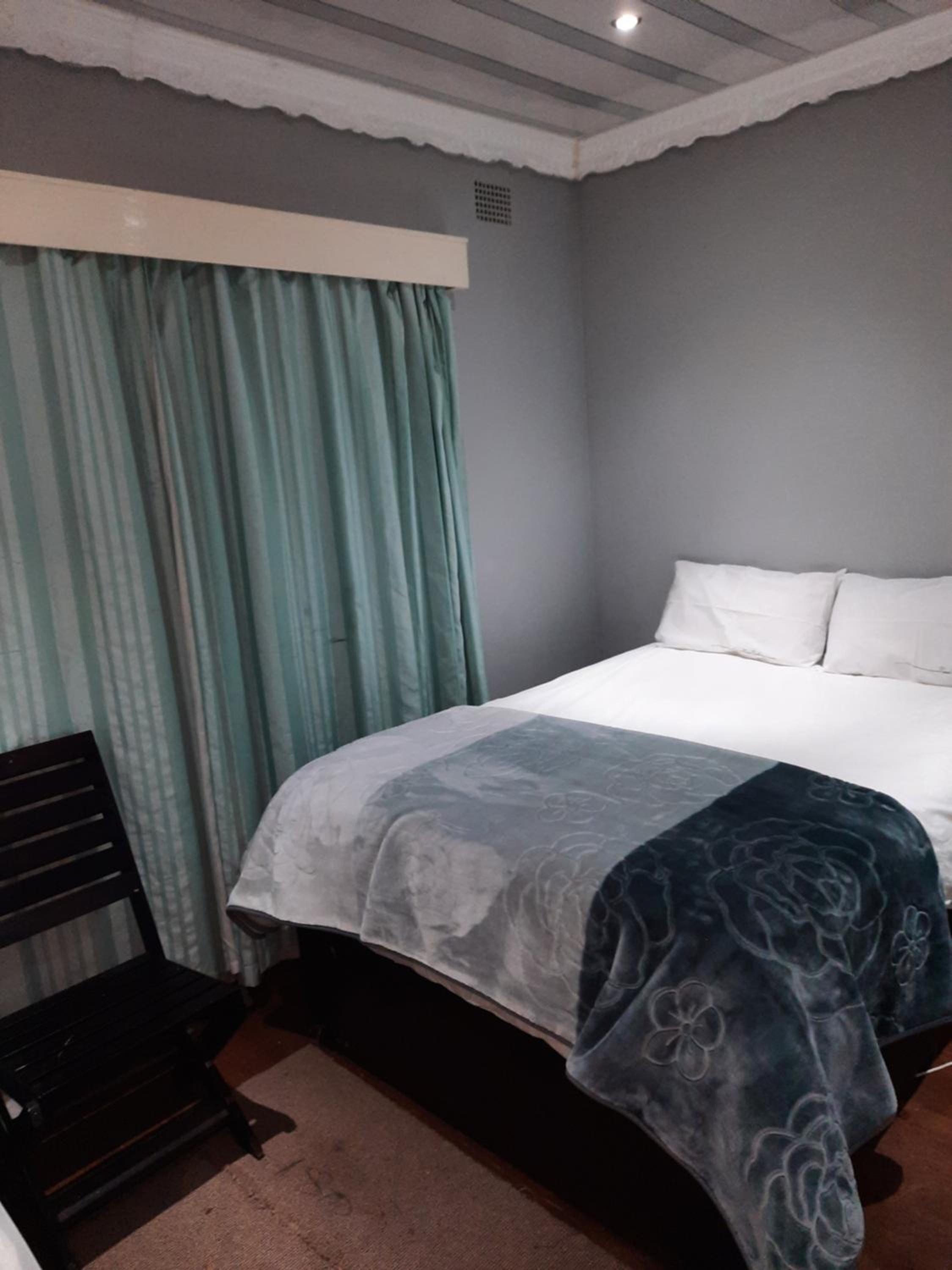 Double Room - Photo 10