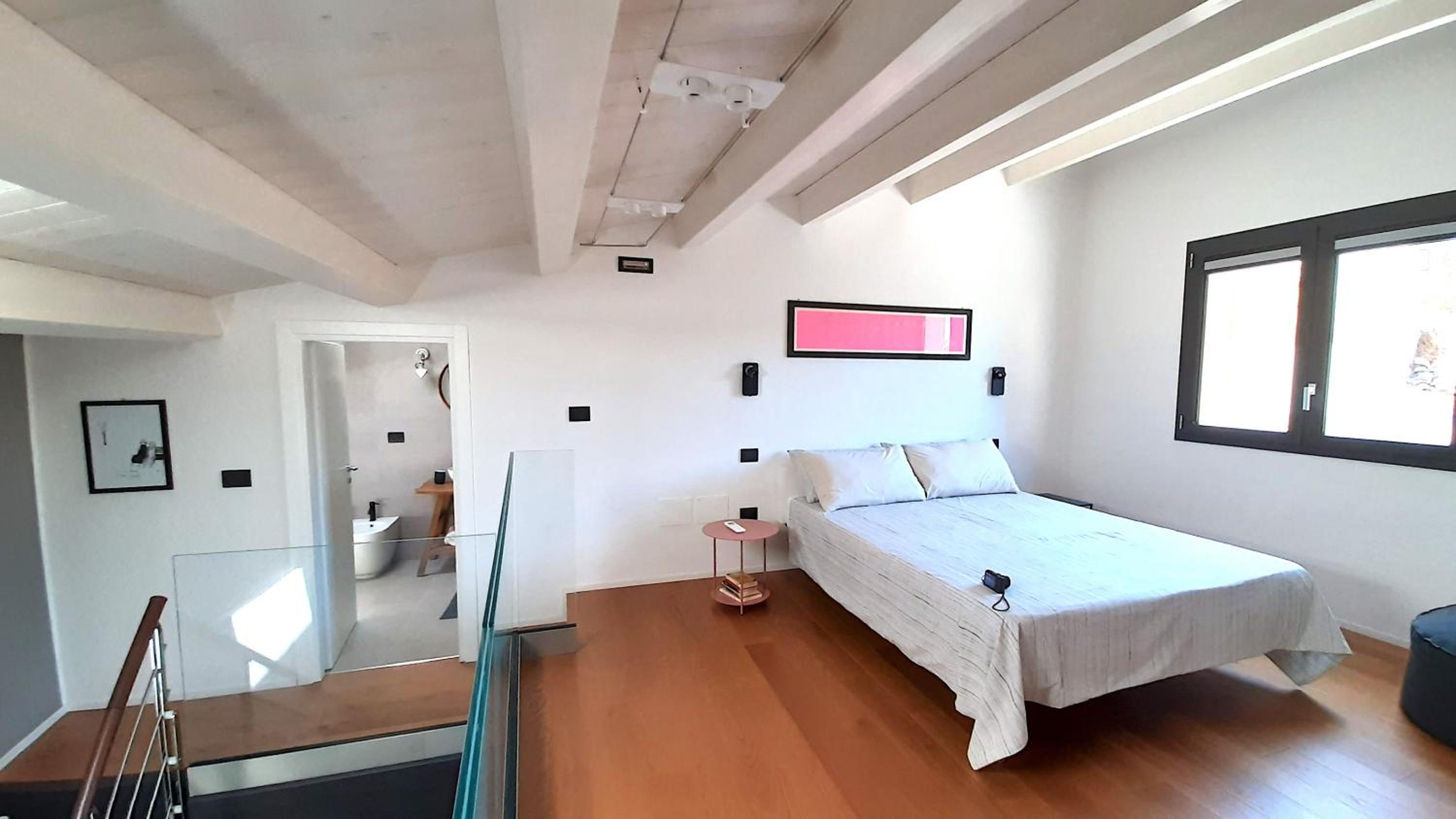 One-Bedroom Apartment - Photo 12