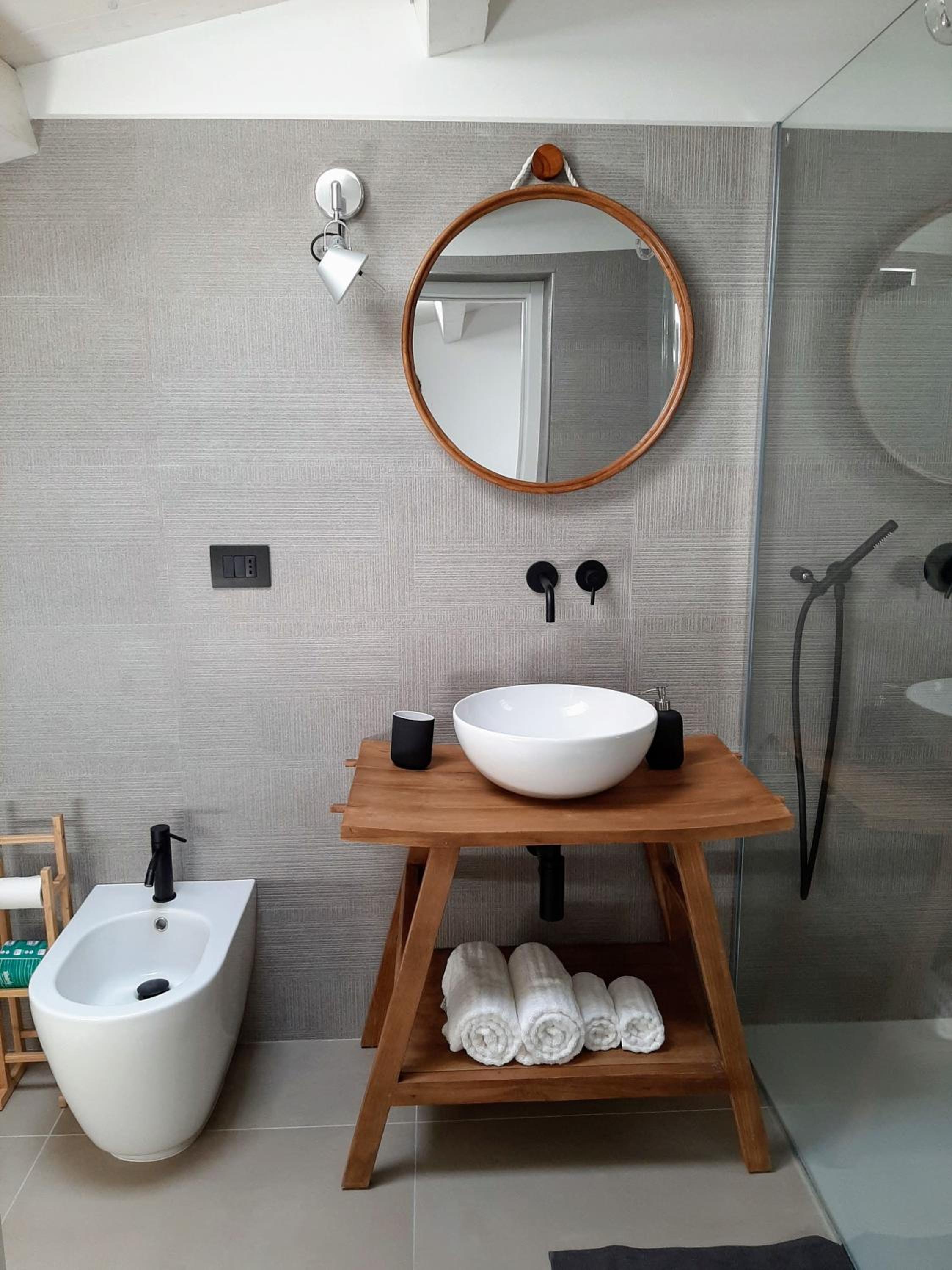 One-Bedroom Apartment - Photo 4