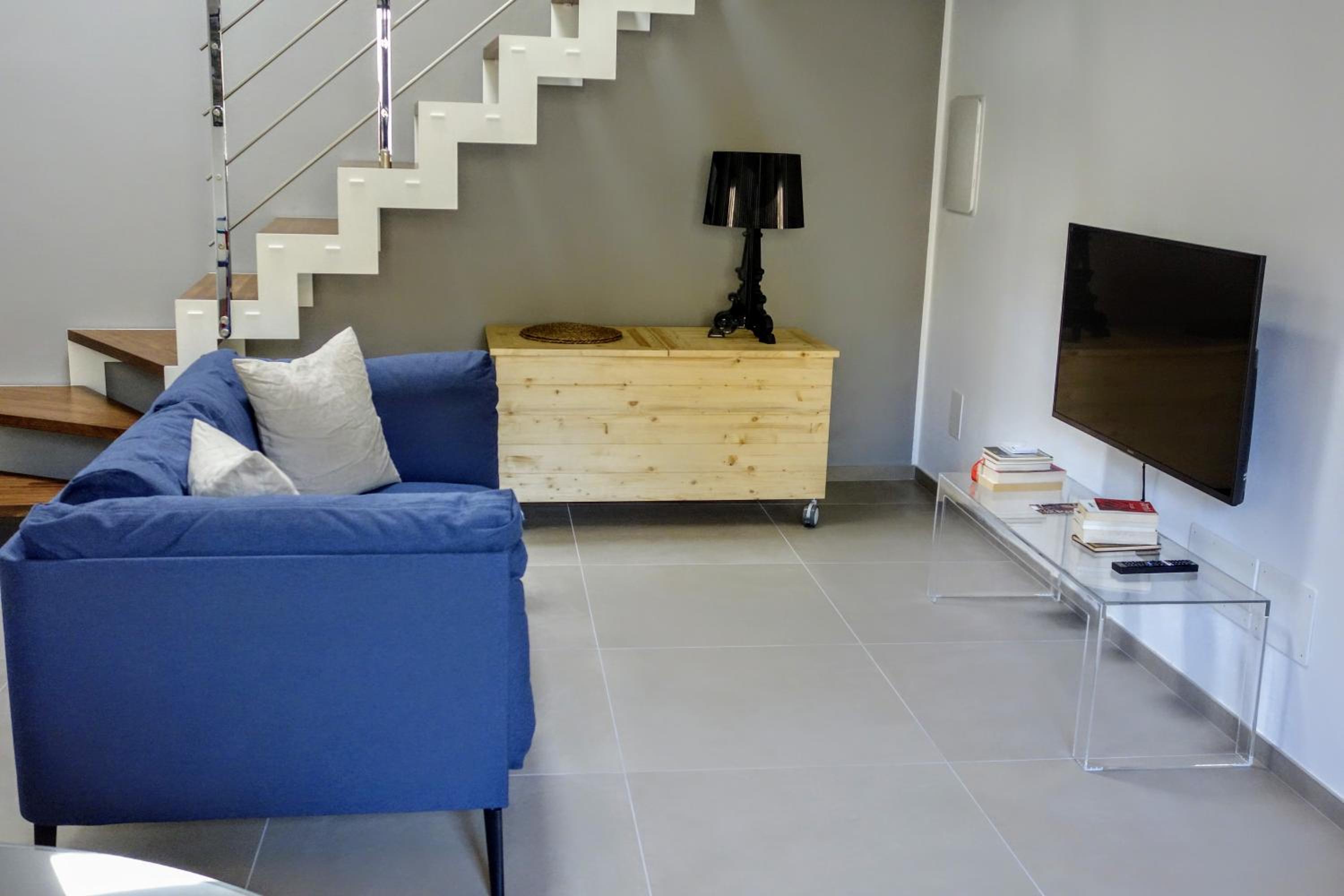 One-Bedroom Apartment - Photo 9