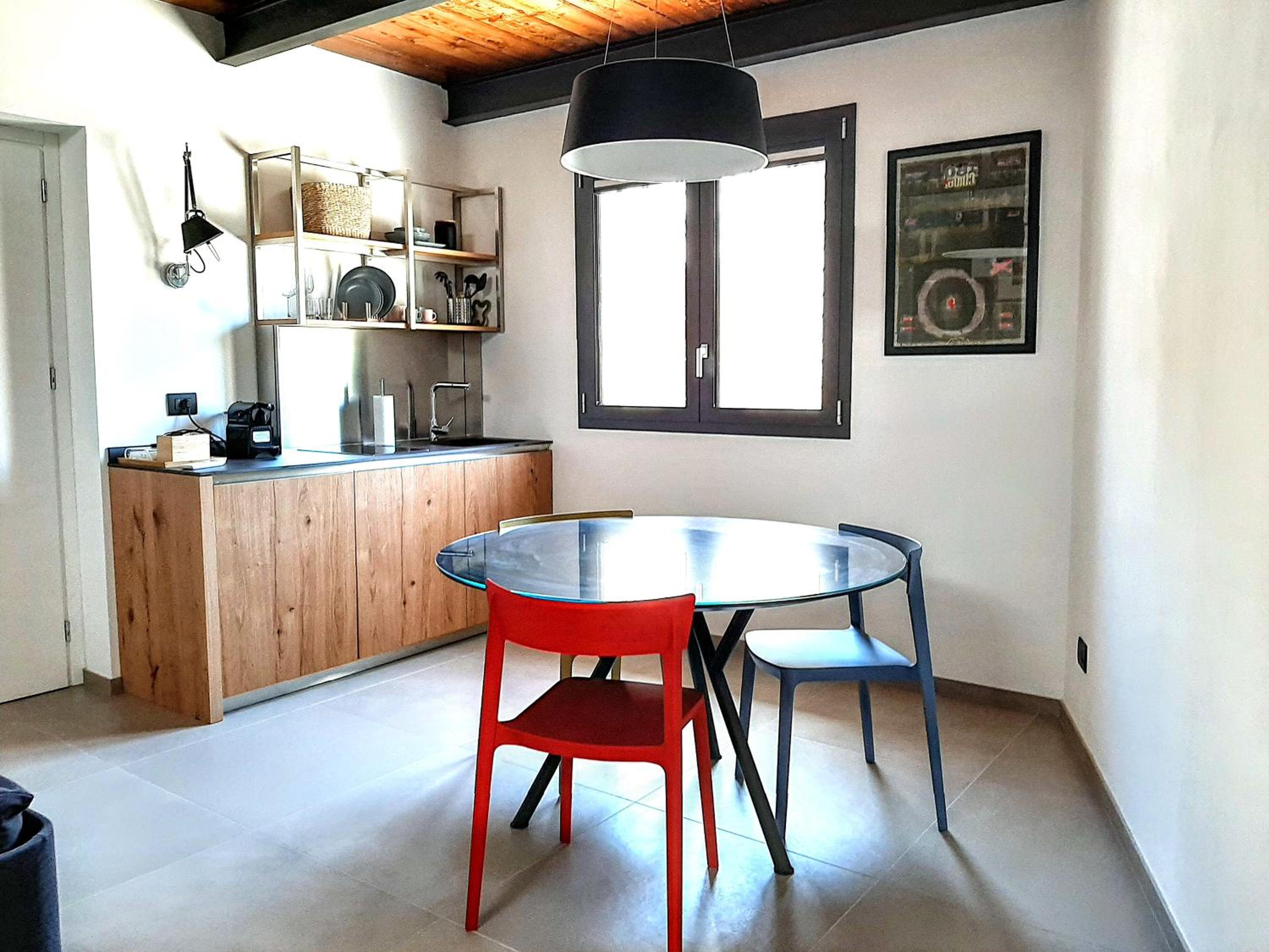 One-Bedroom Apartment - Photo 11