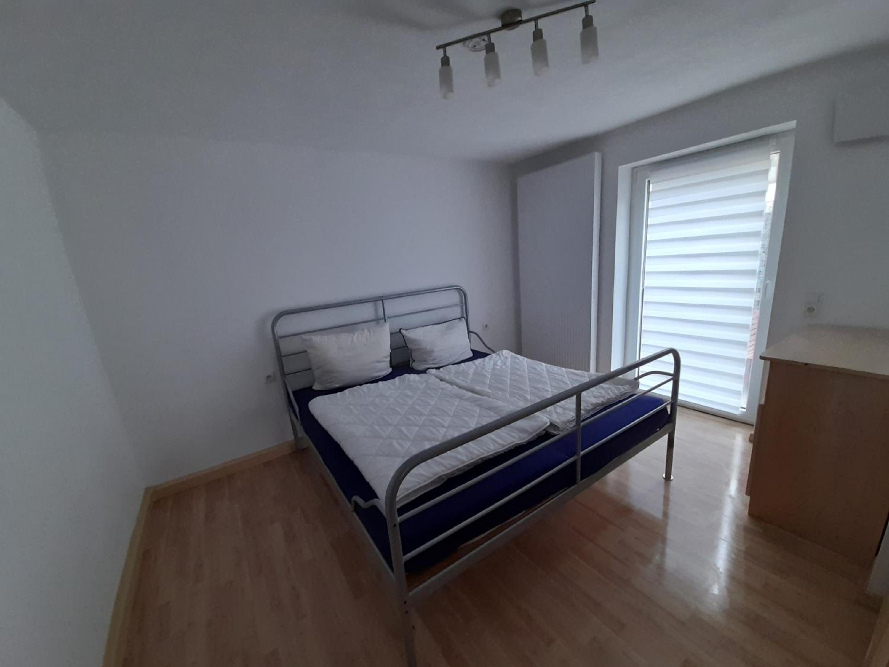 Double Room with Shared Bathroom photo 2
