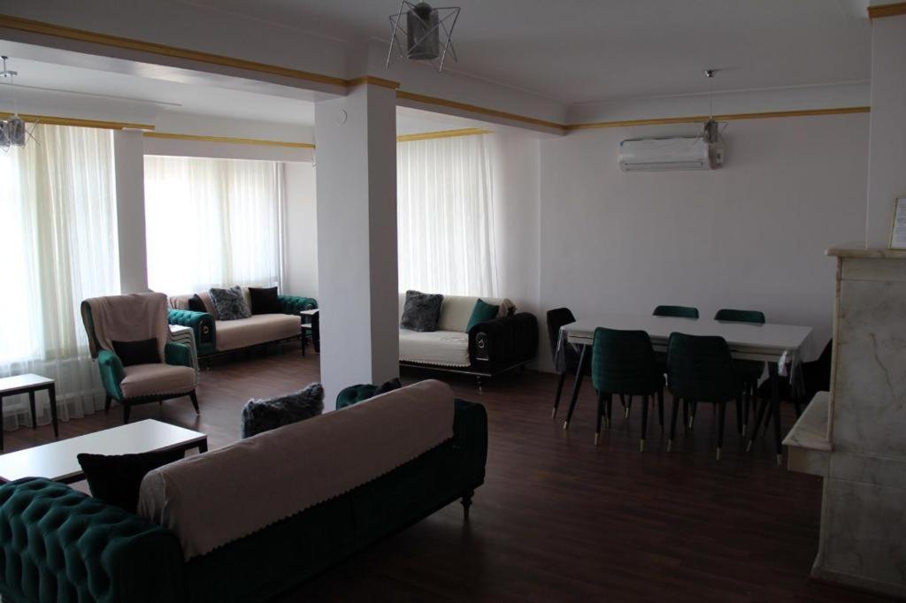 Deluxe Apartment photo 3