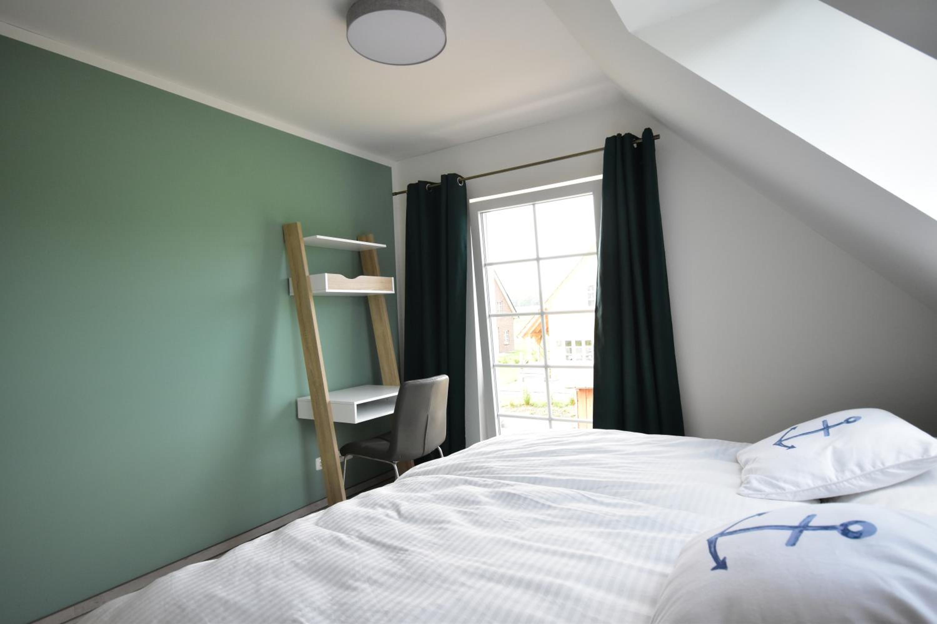 Three-Bedroom House photo 3