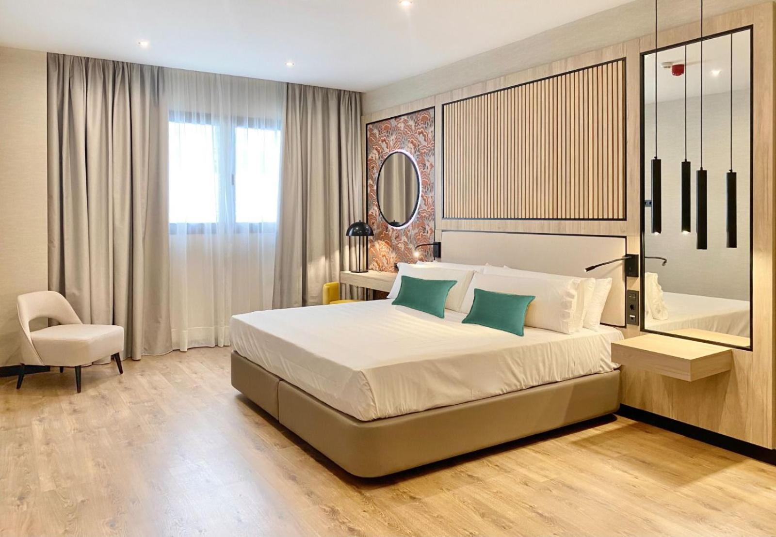 Double or Twin Room - Photo 4