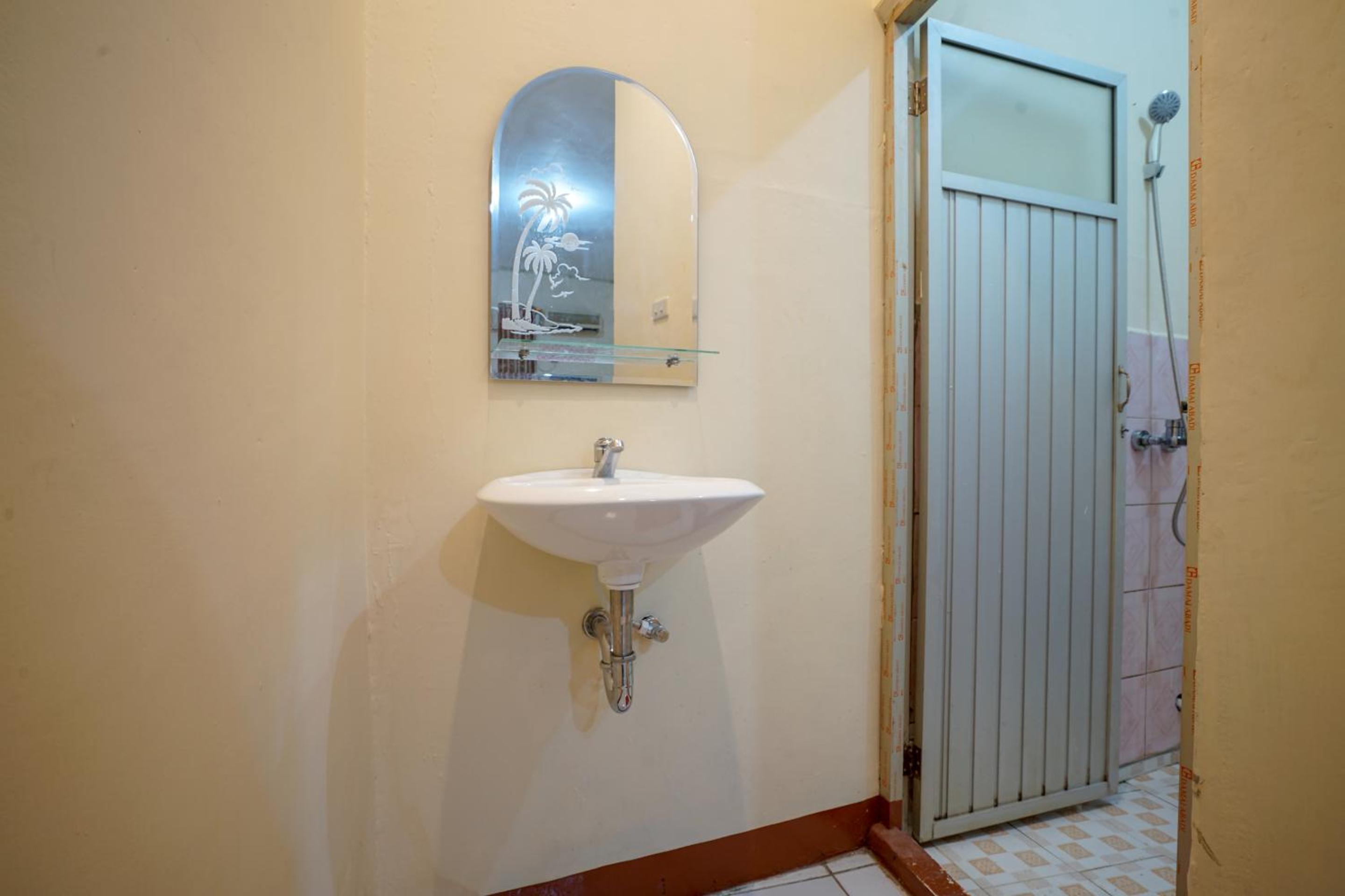 Standard Double Room photo 3
