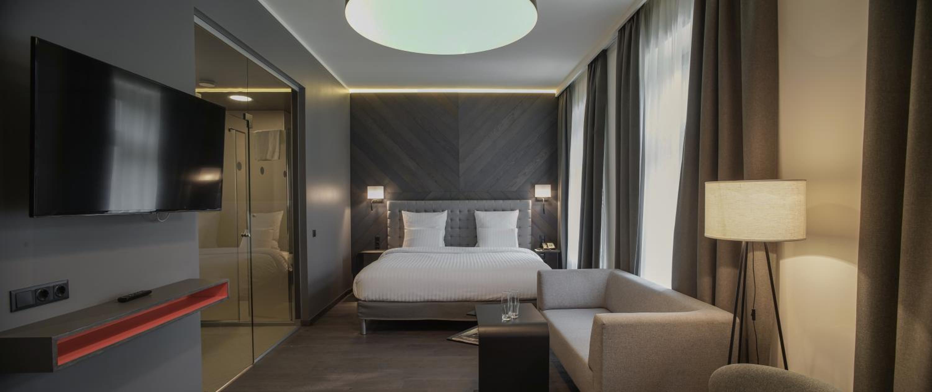 Premium Deluxe Room with Park View - Photo 9