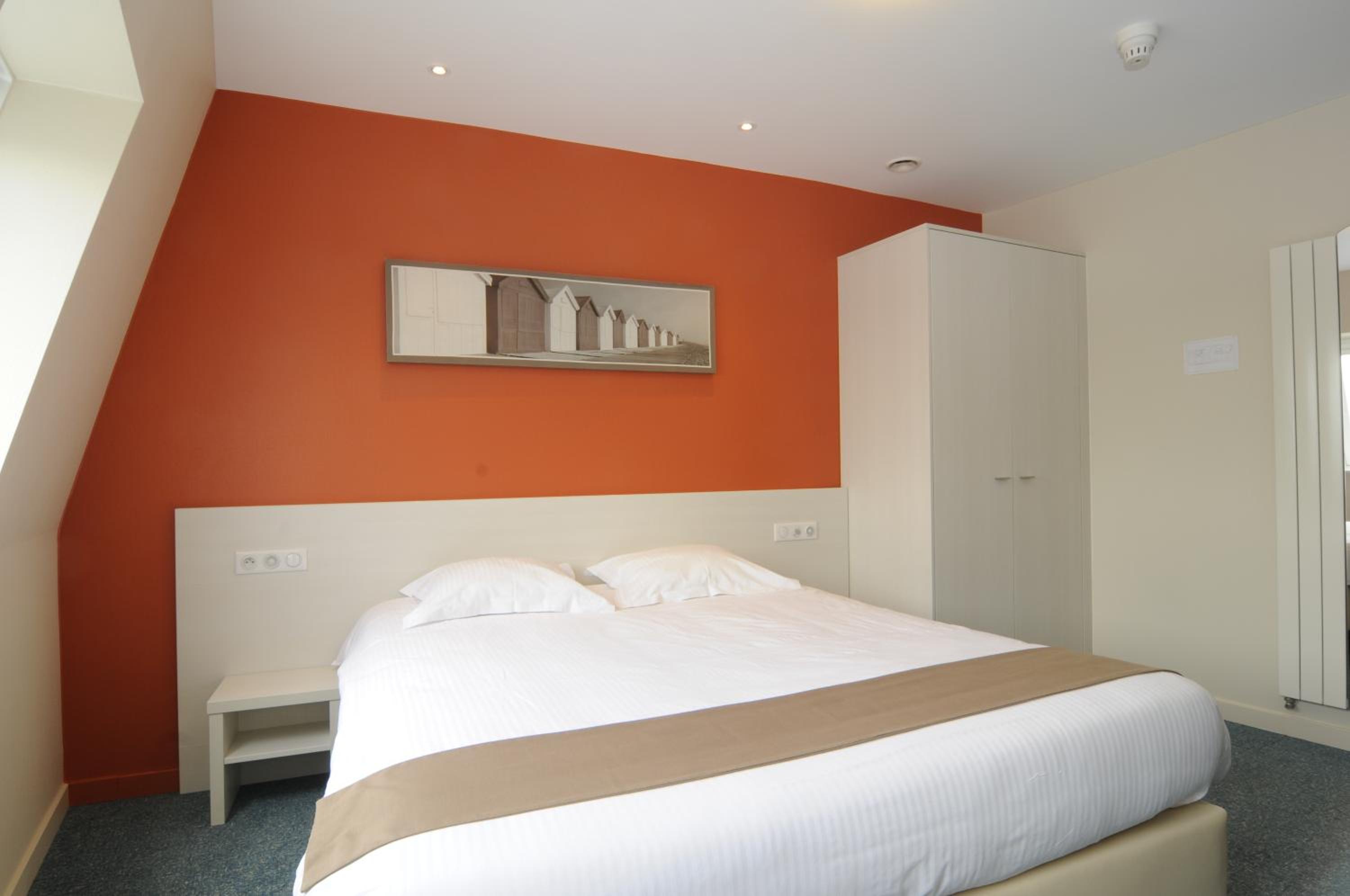 Double Room - Photo 6