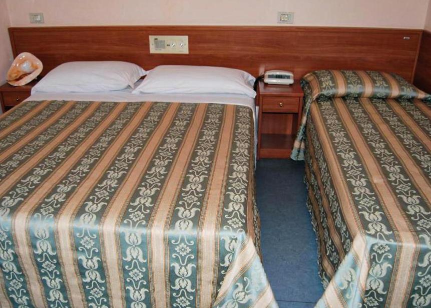 Standard Triple Room photo 1