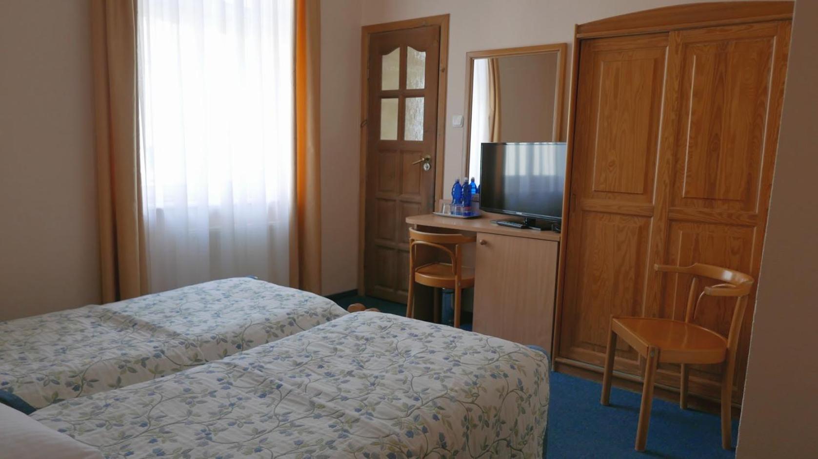 Small Double Room - Photo 2