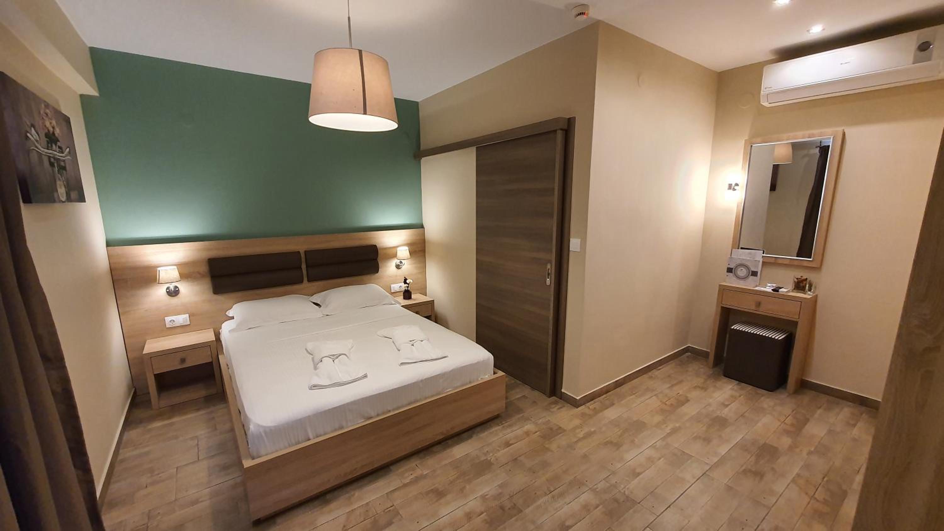 Economy Double Room photo 2