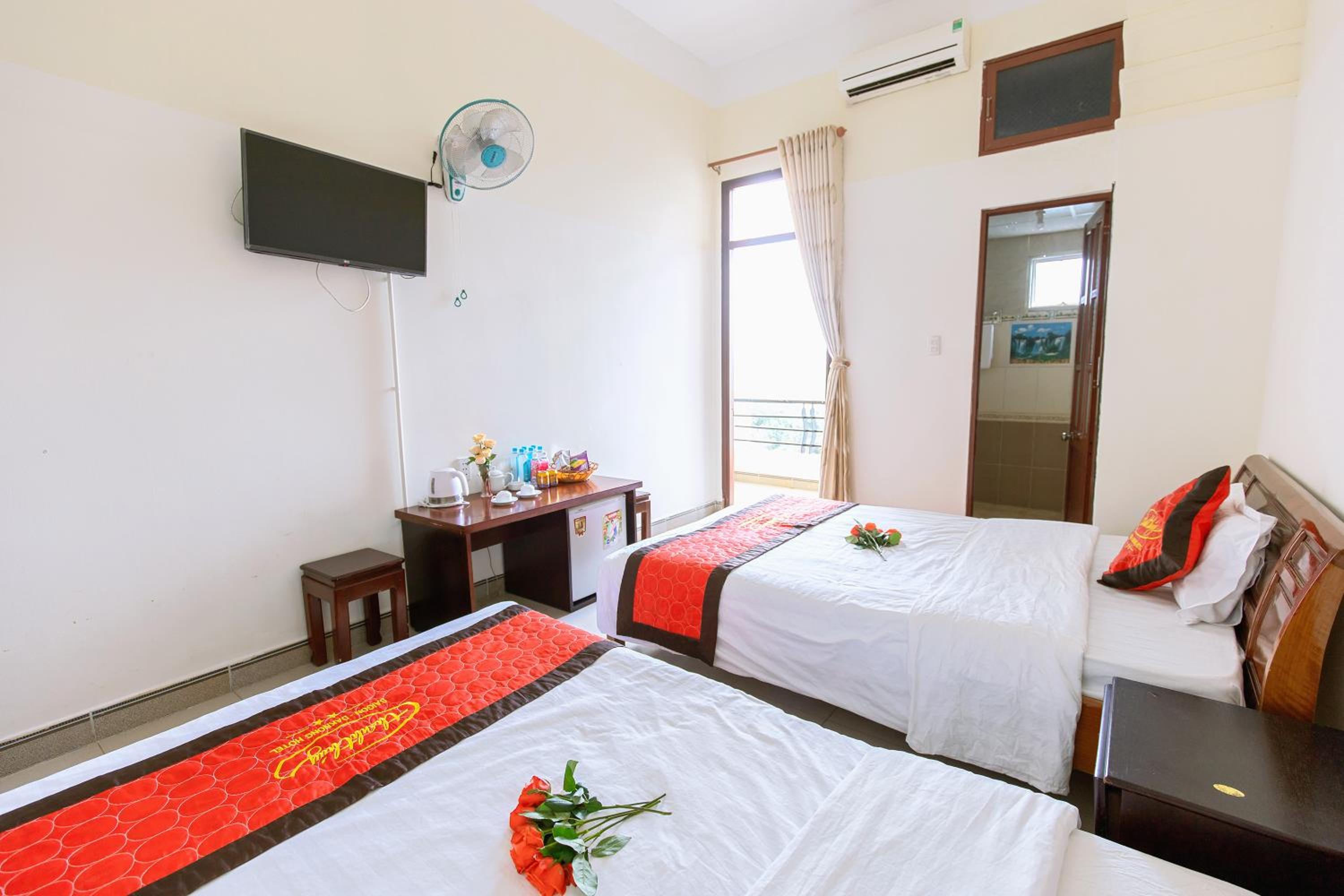 Twin Room with Lake View photo 2