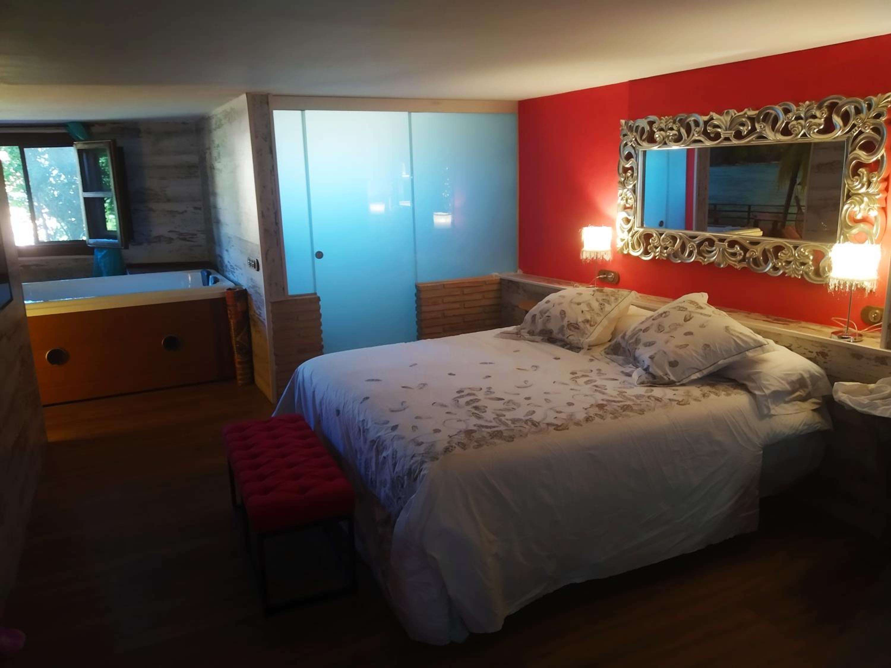 King Room with Spa Bath - Photo 6