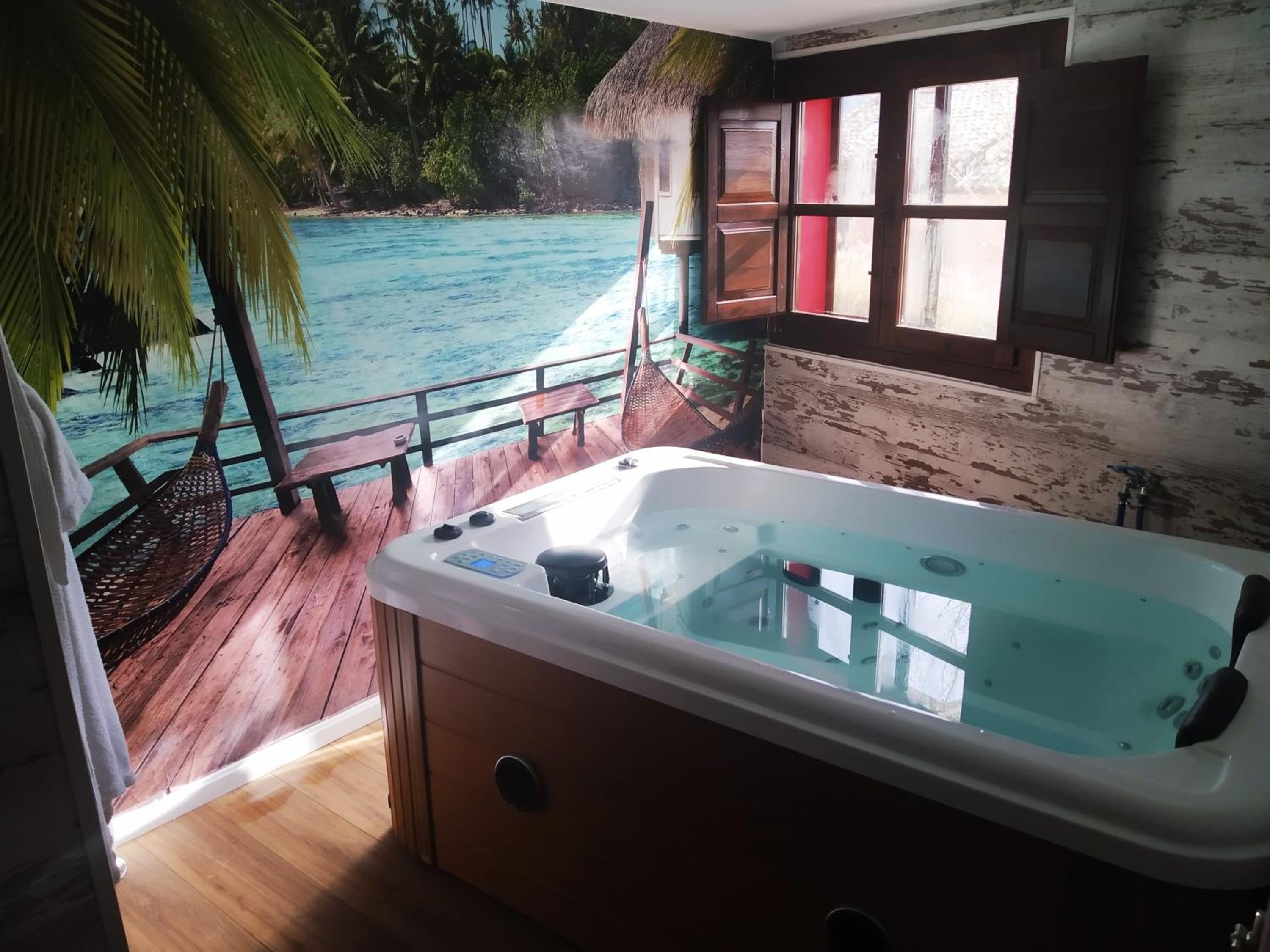 King Room with Spa Bath - Photo 3