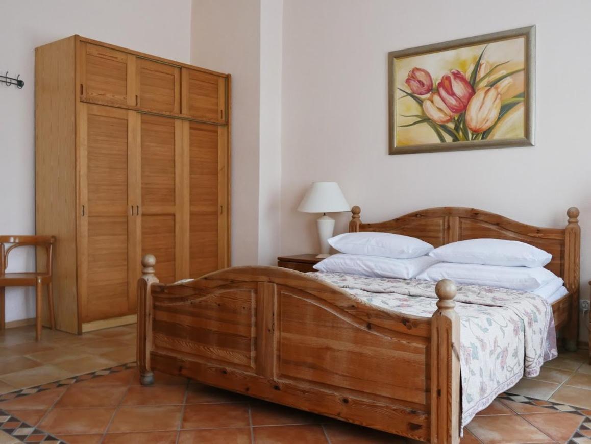 Double or Twin Room - Photo 8