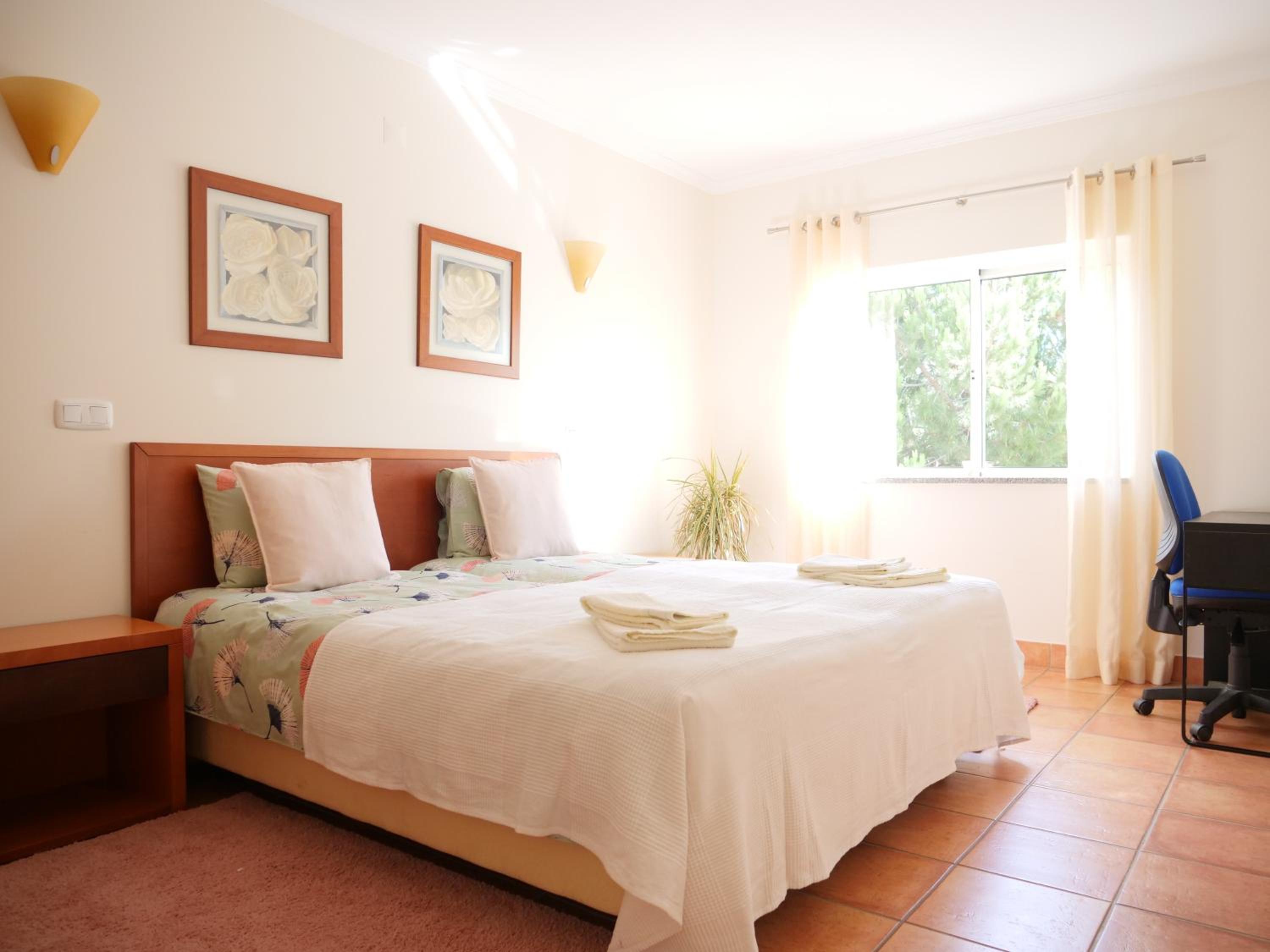 Three-Bedroom Apartment - Photo 9