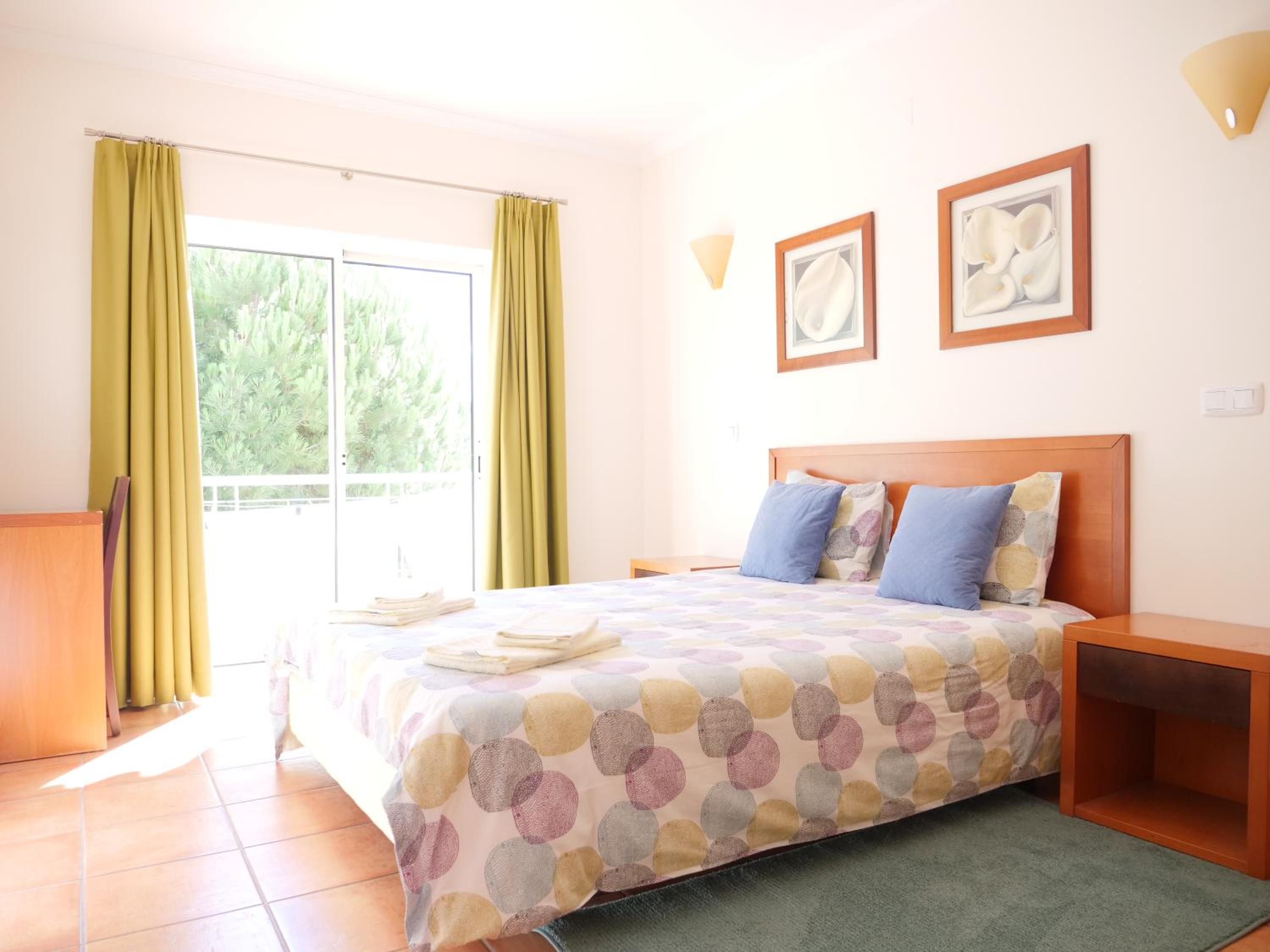 Three-Bedroom Apartment - Photo 8