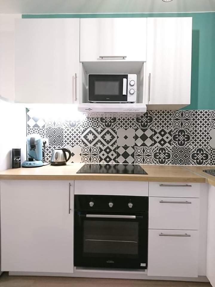 Two-Bedroom Apartment - Photo 21