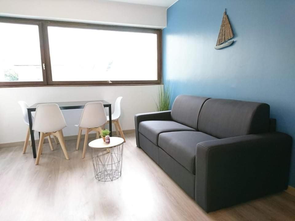 One-Bedroom Apartment - Photo 9