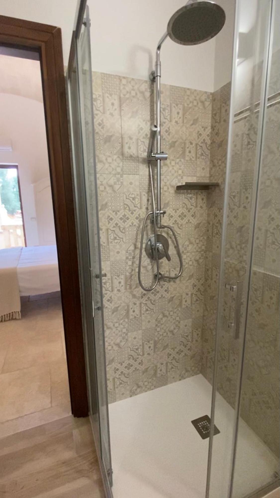 Deluxe Room - Photo 14