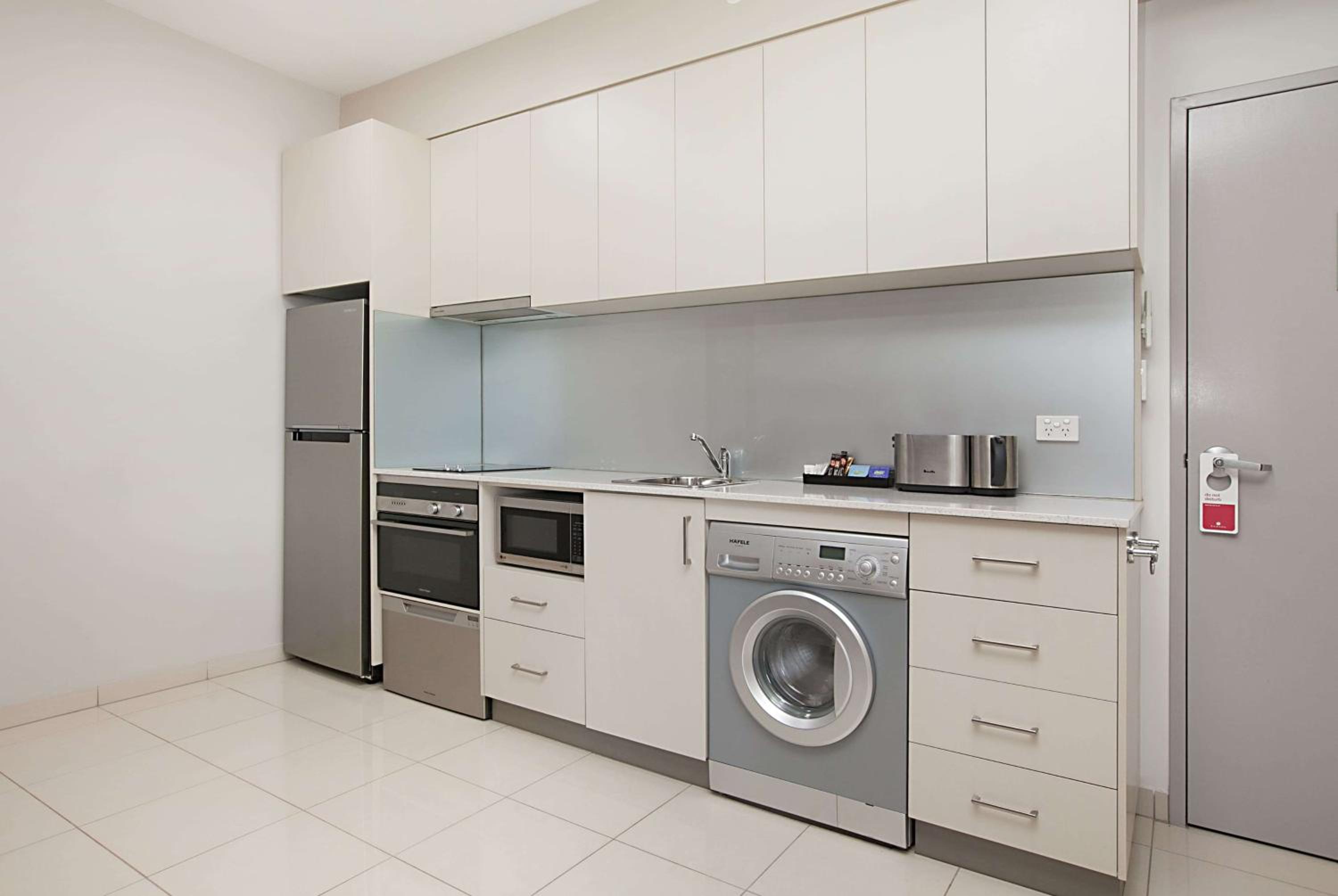 Deluxe One-Bedroom Apartment
