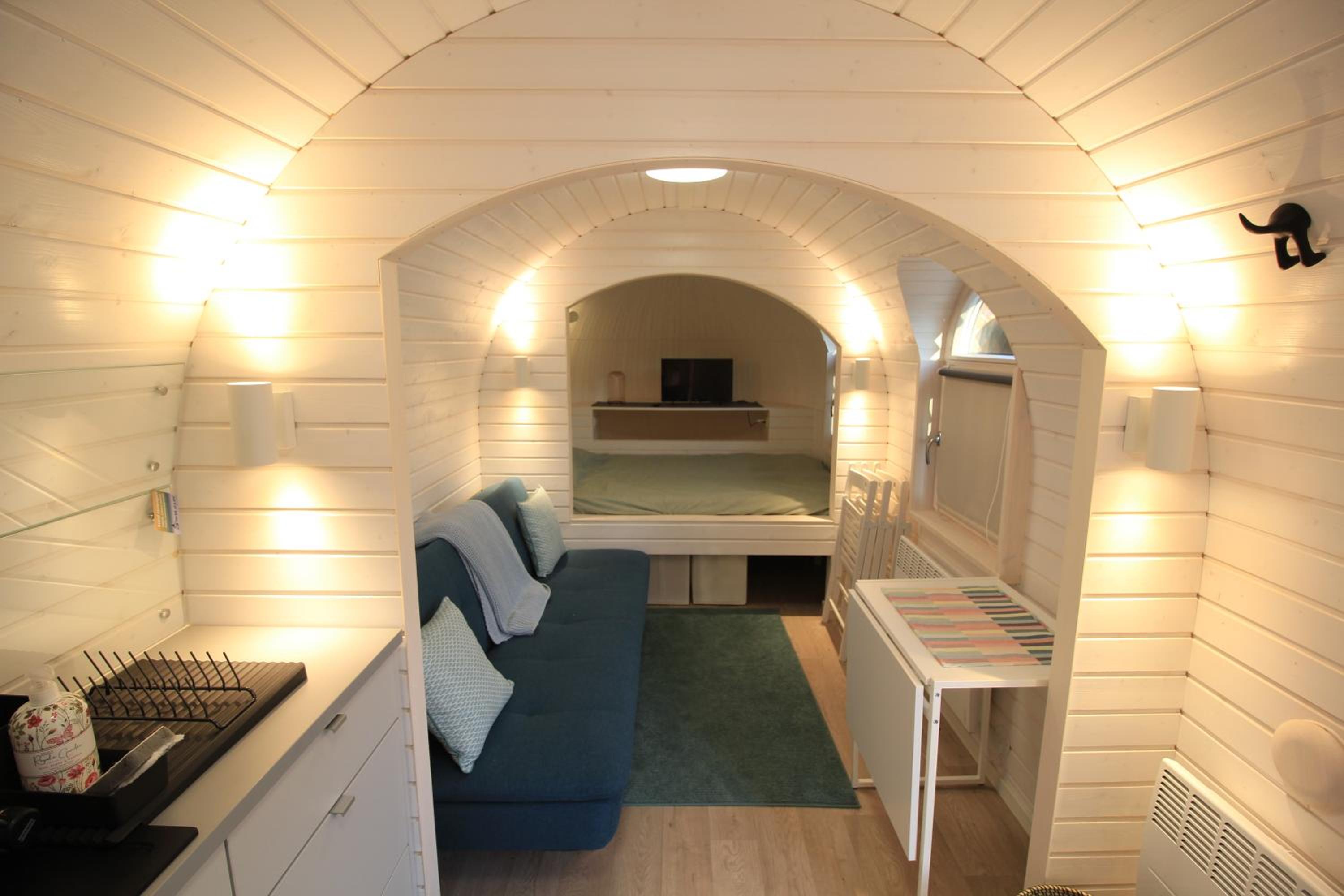 One-Bedroom House photo 1
