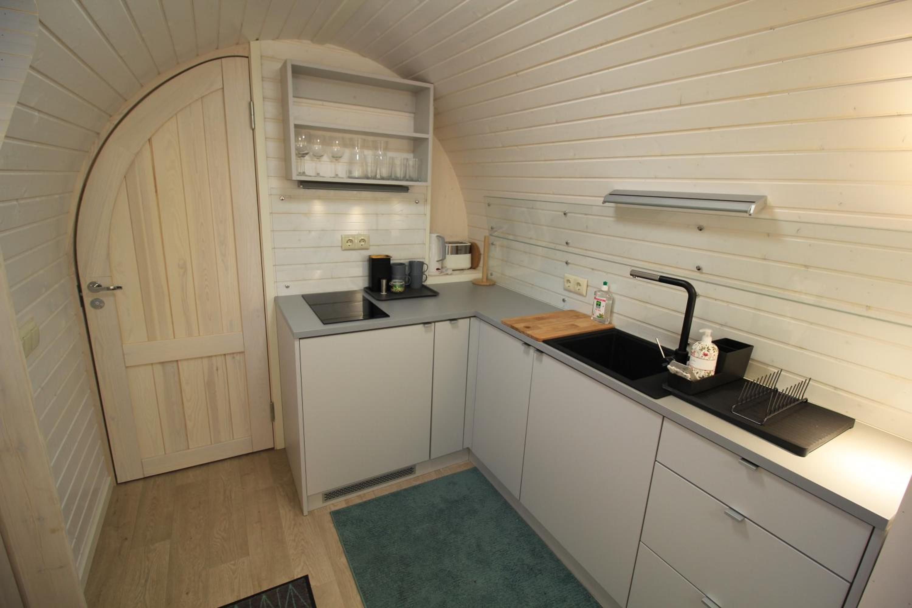 One-Bedroom House photo 2