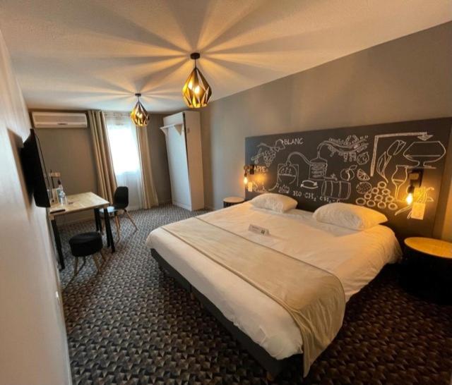 Standard One Double Bed - Photo 9