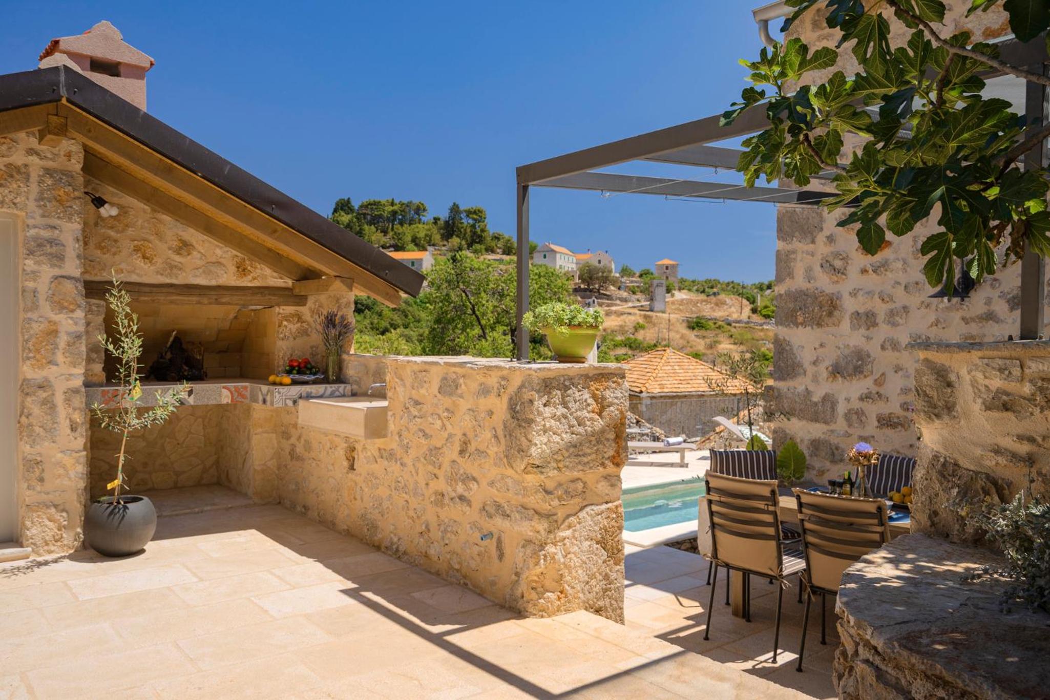 Villa photo 2