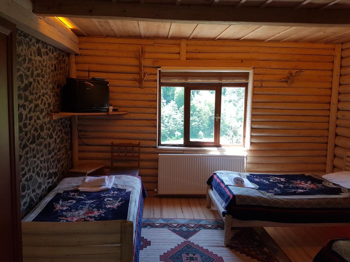 Quadruple Room with Mountain View photo 2