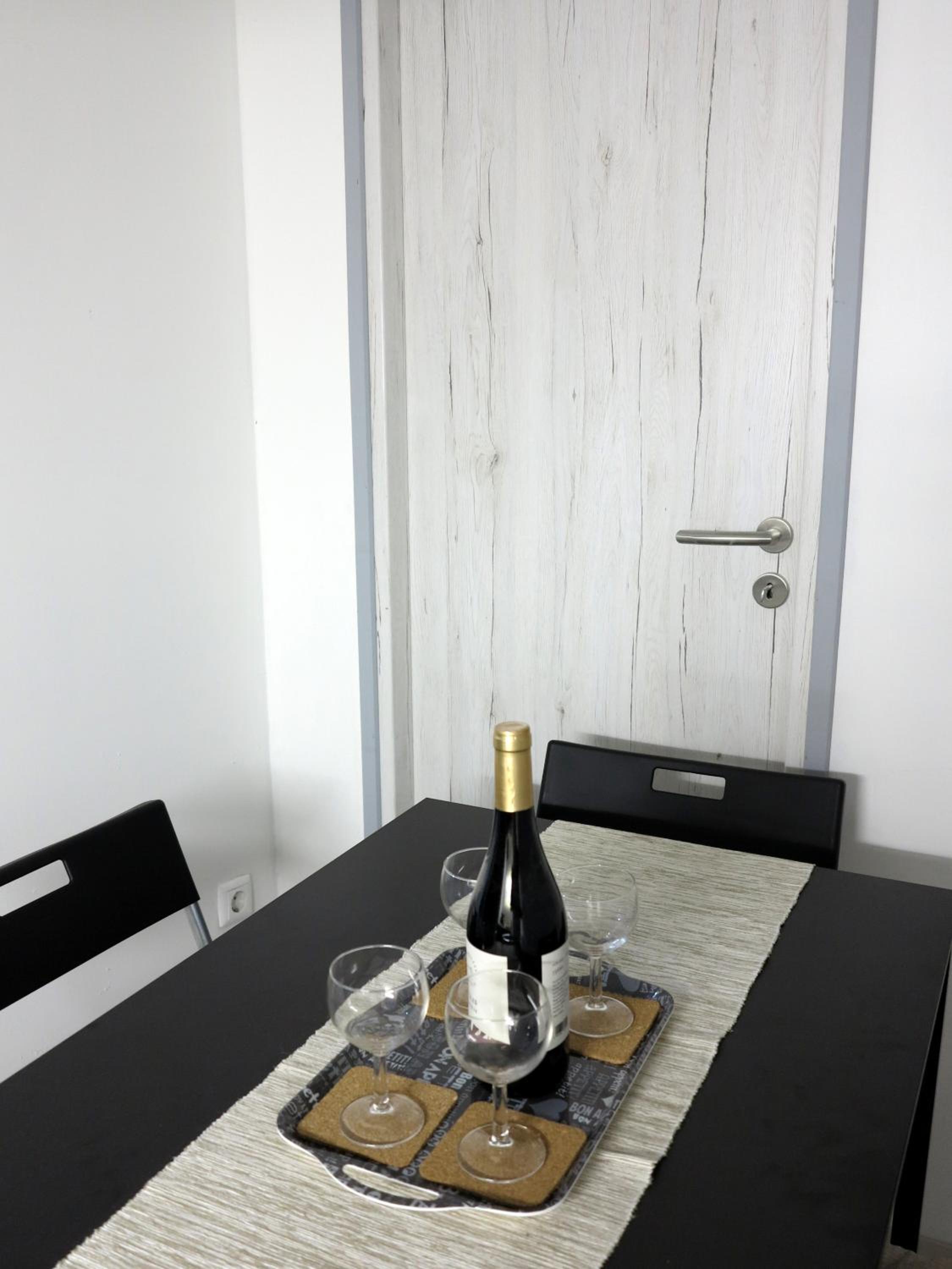 Two-Bedroom Apartment - Photo 8
