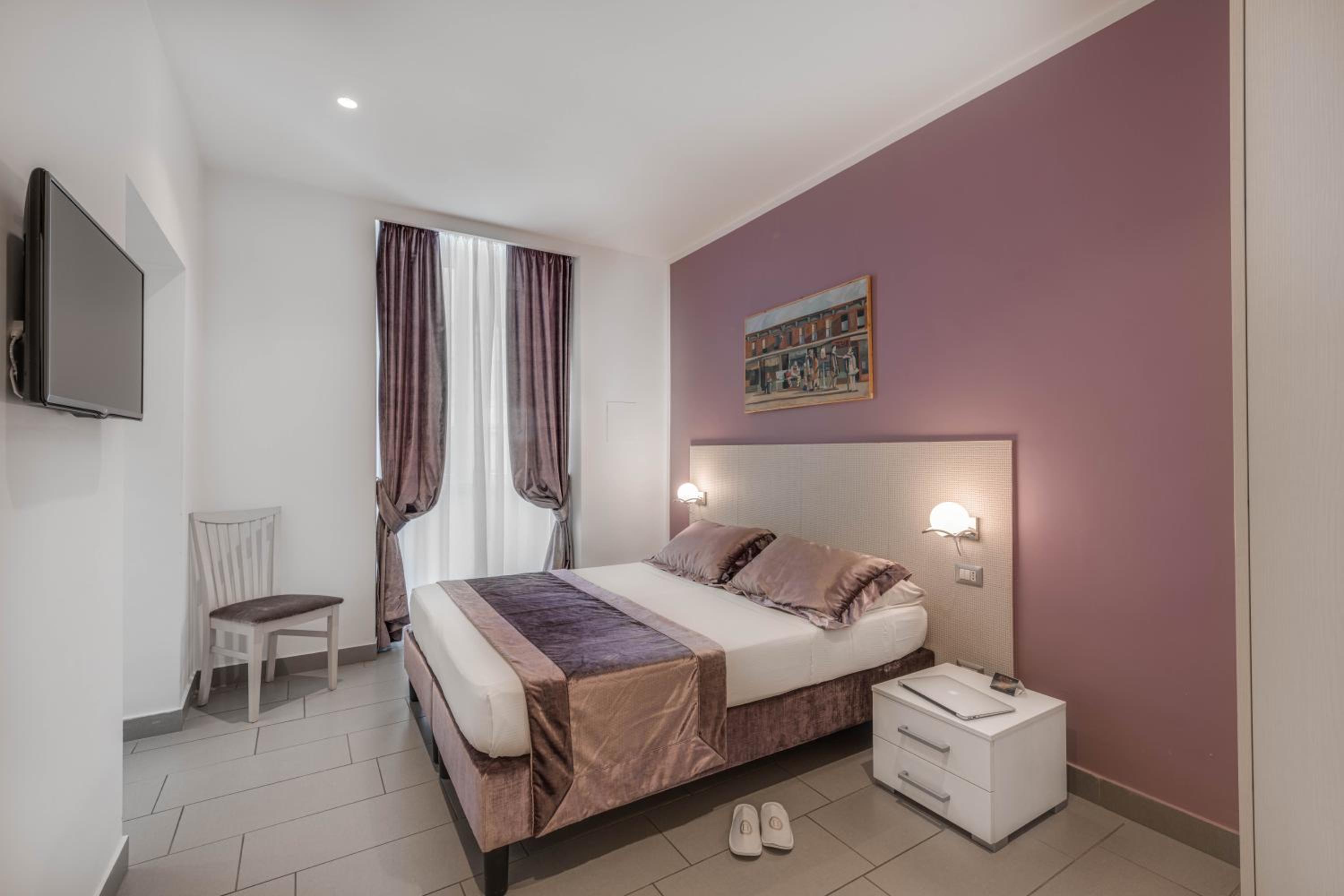 Superior Double or Twin Room thumbnail 5