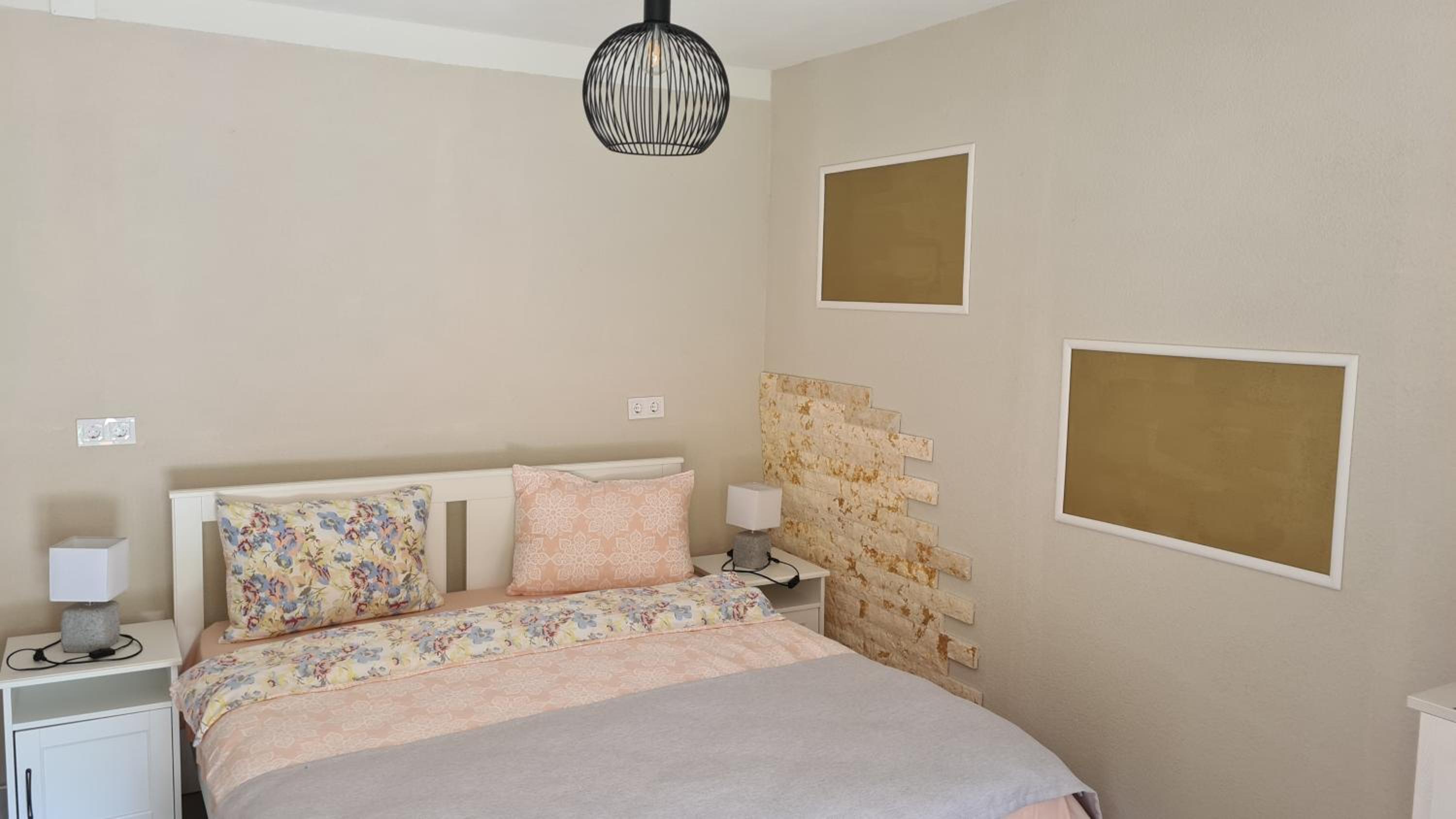 Deluxe Room (2 Adults + 1 Child) photo 1
