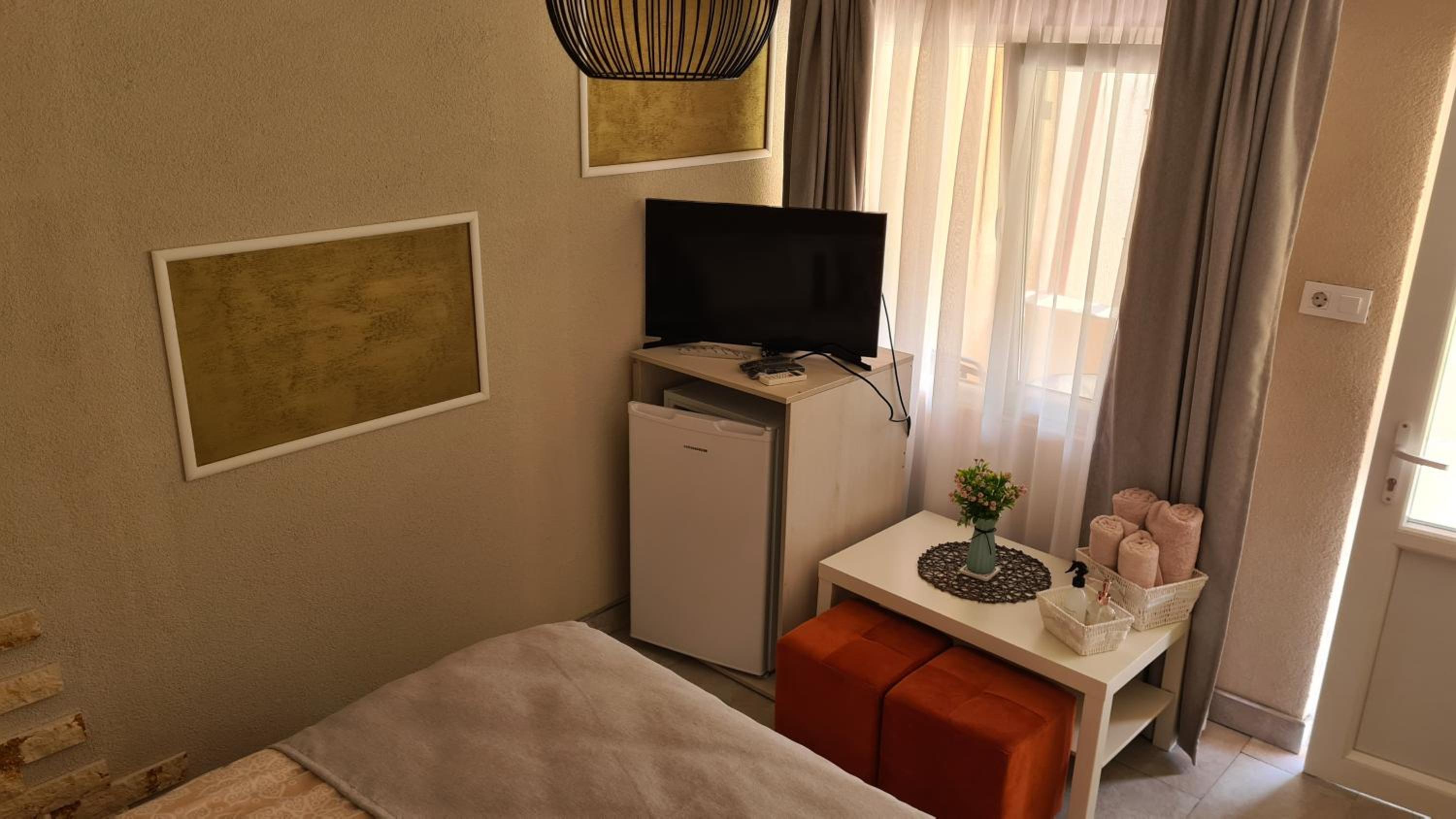Deluxe Room (2 Adults + 1 Child) photo 3
