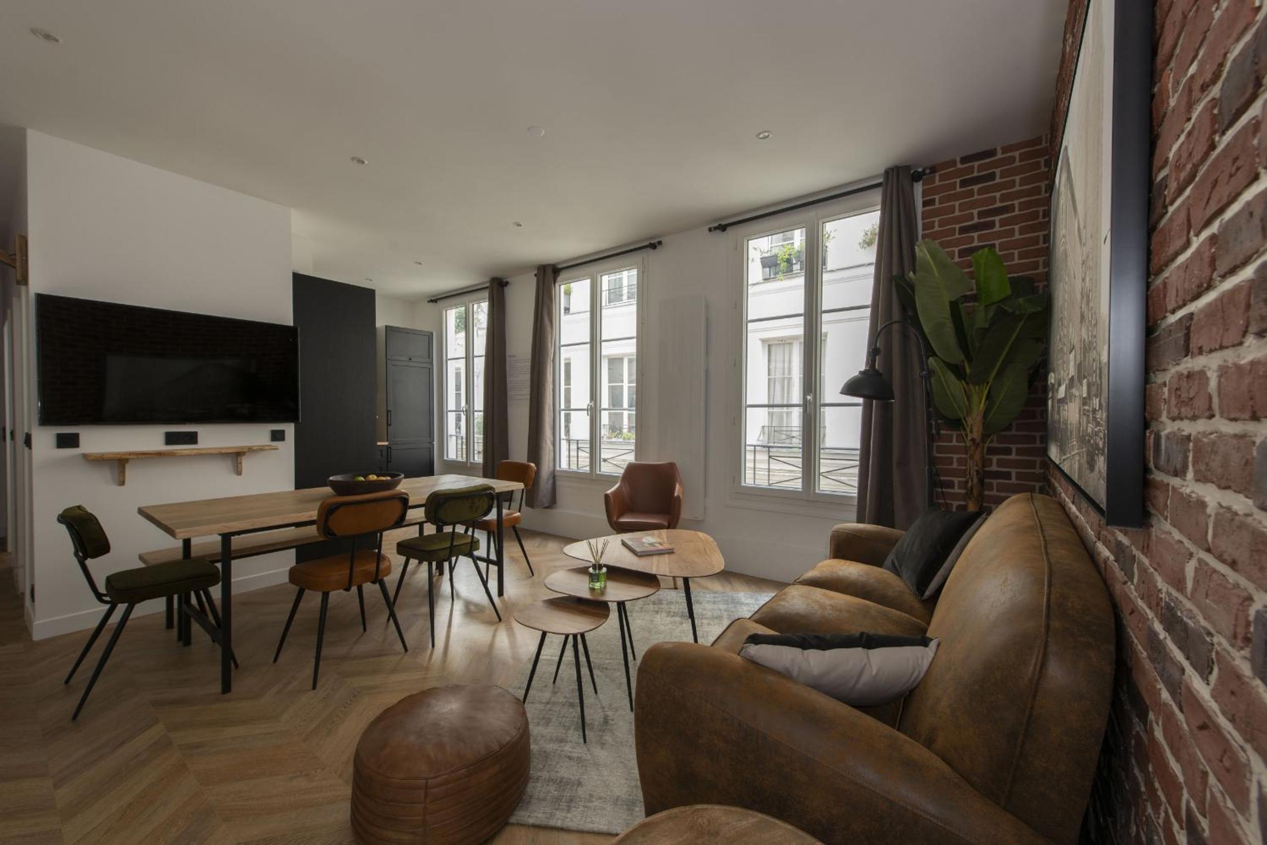 Three-Bedroom Apartment photo 2