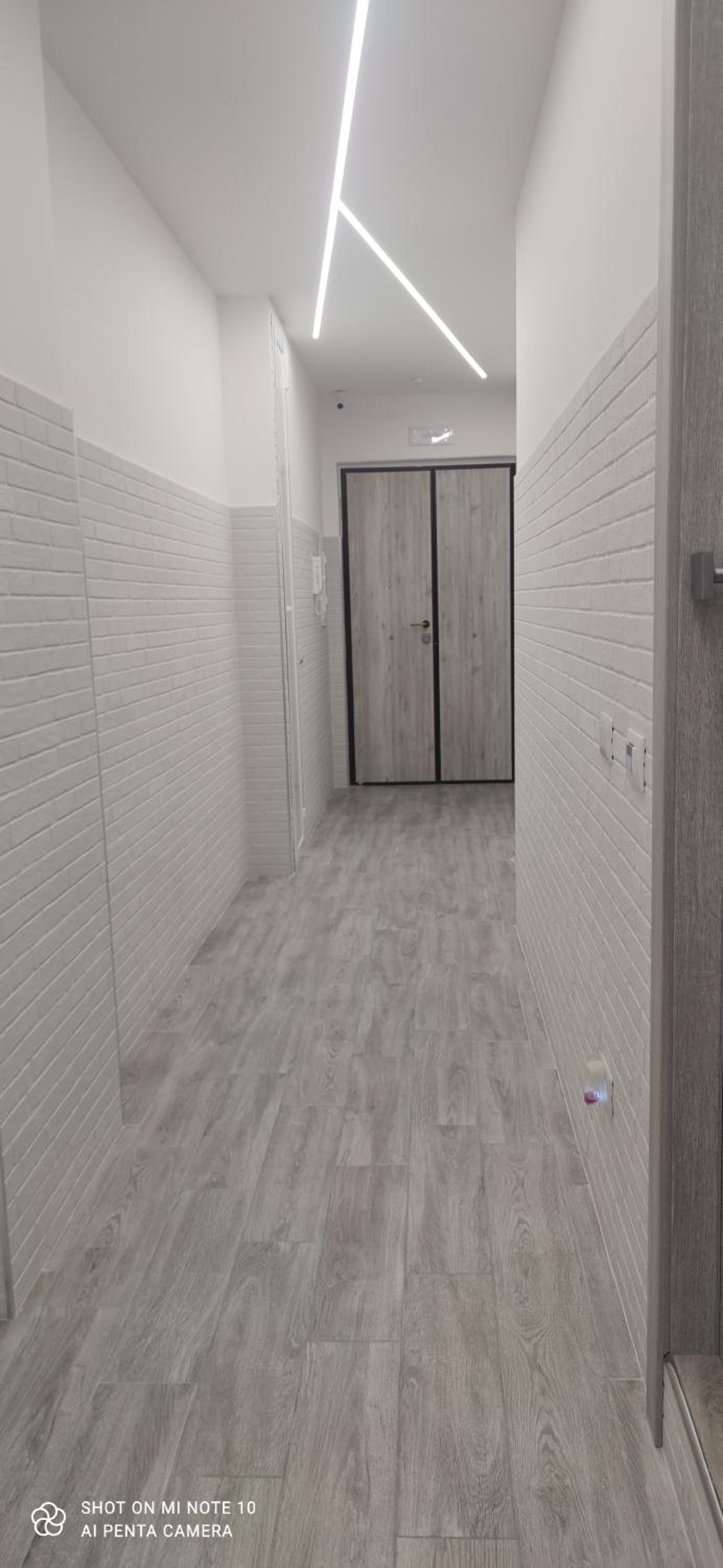 Twin Room with Private Bathroom - Photo 26