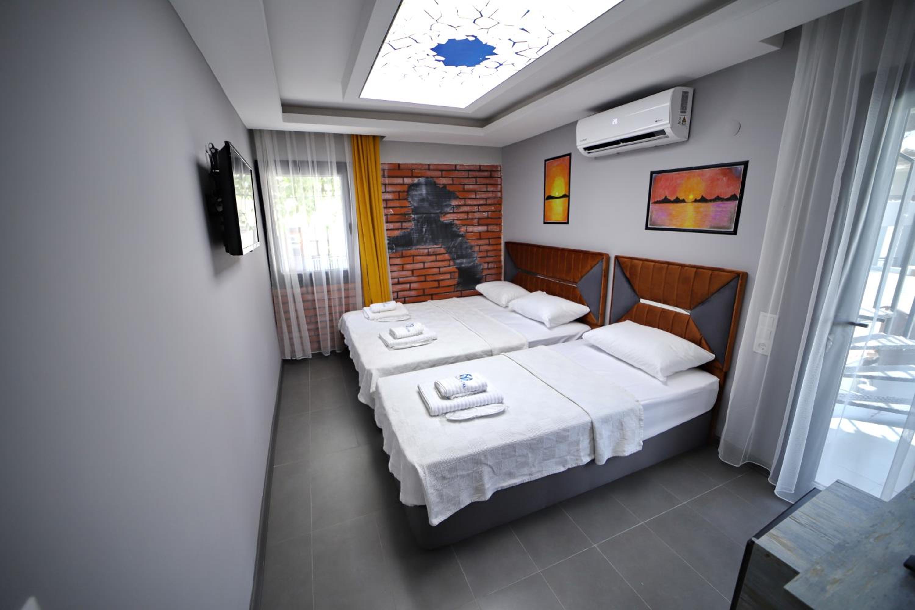 Deluxe Triple Room