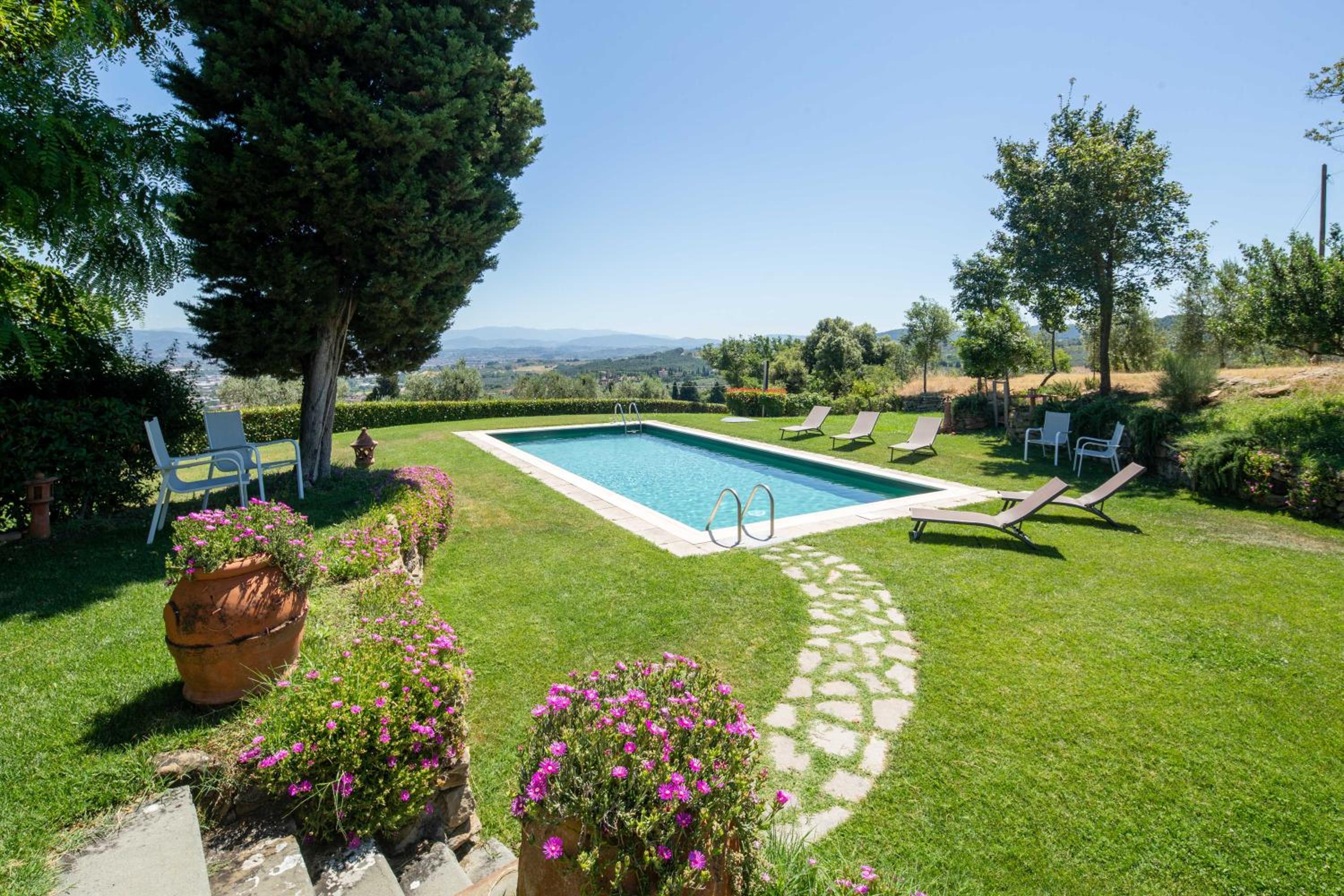 Villa photo 2
