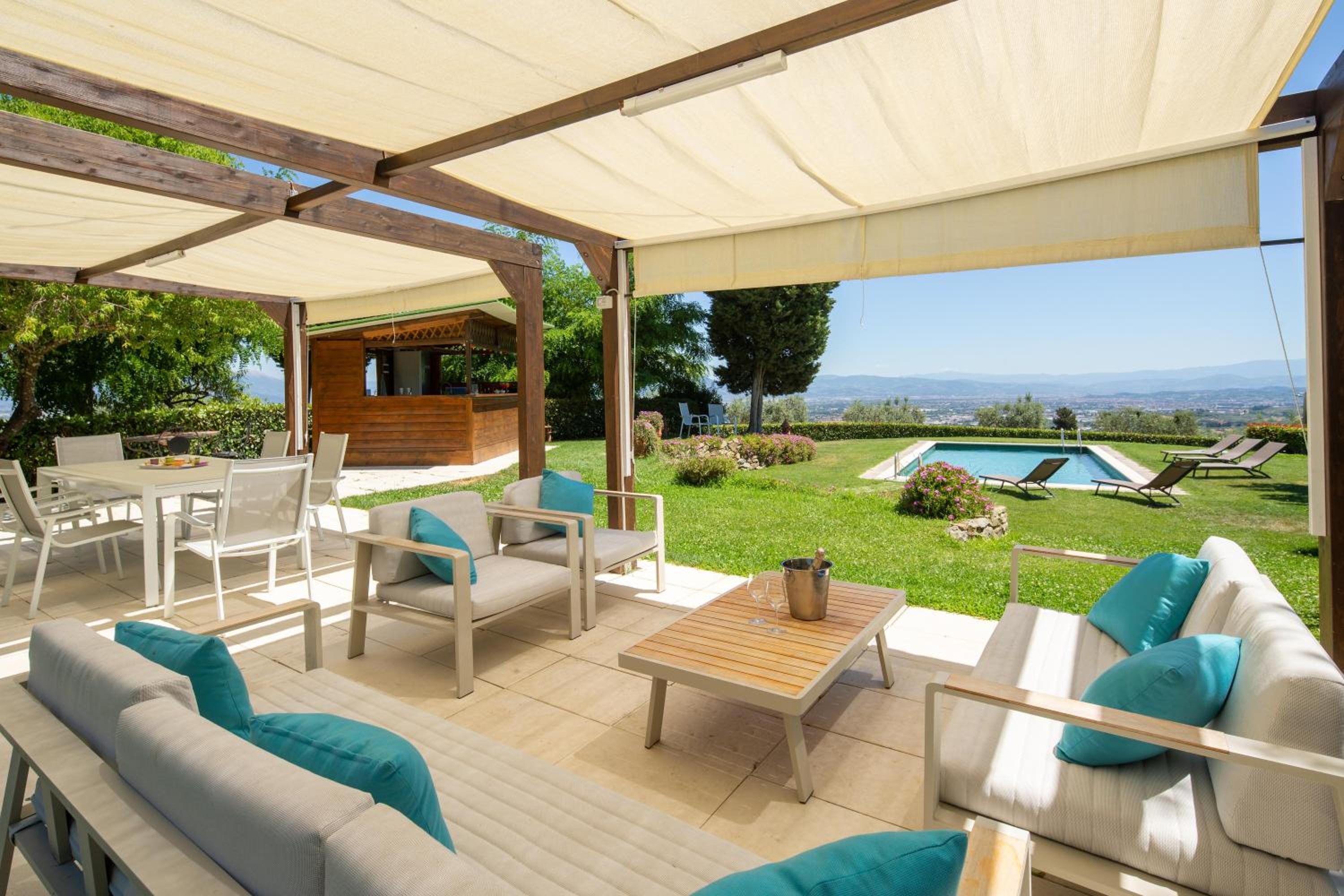 Villa photo 3