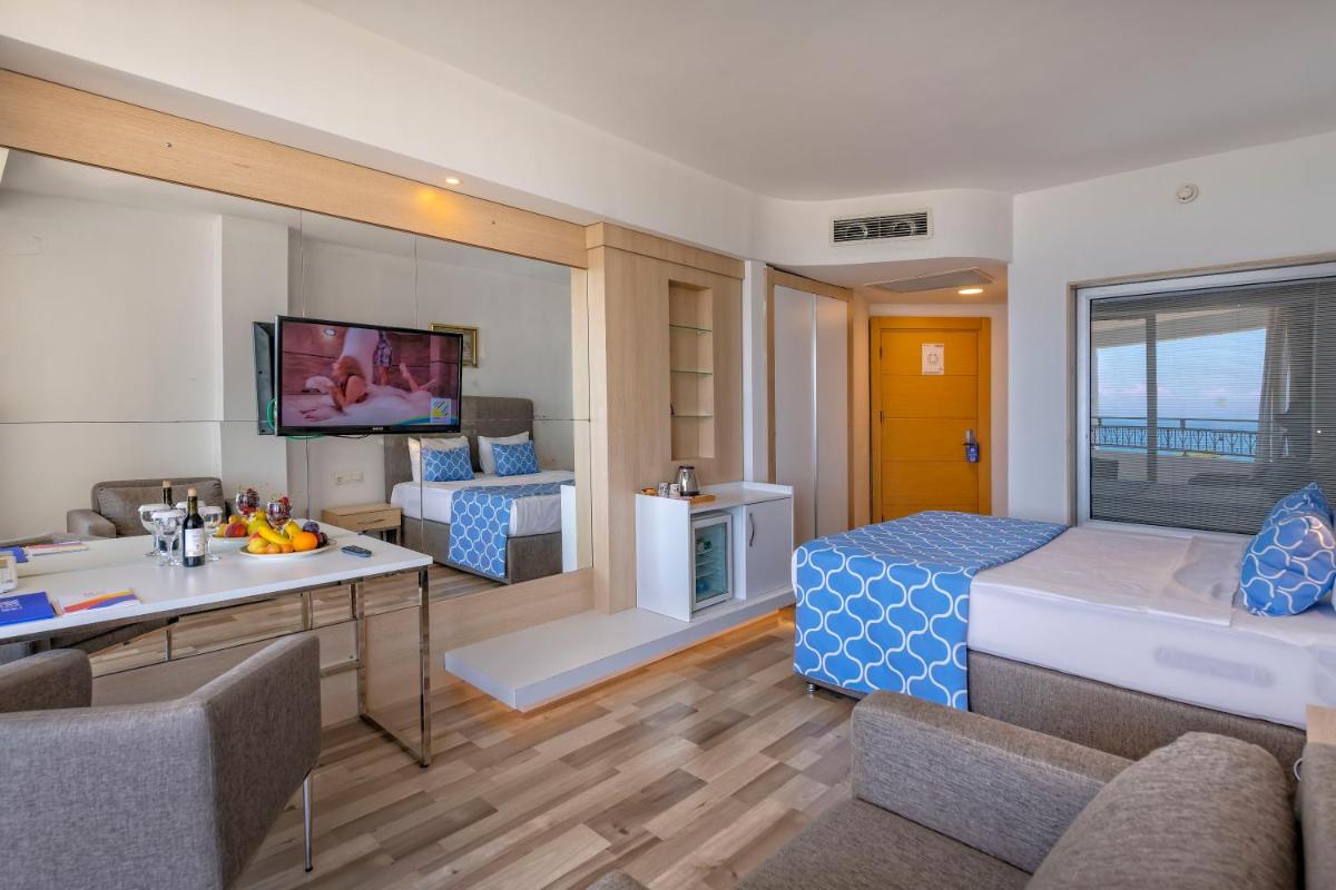Main Building Double Room with Land View