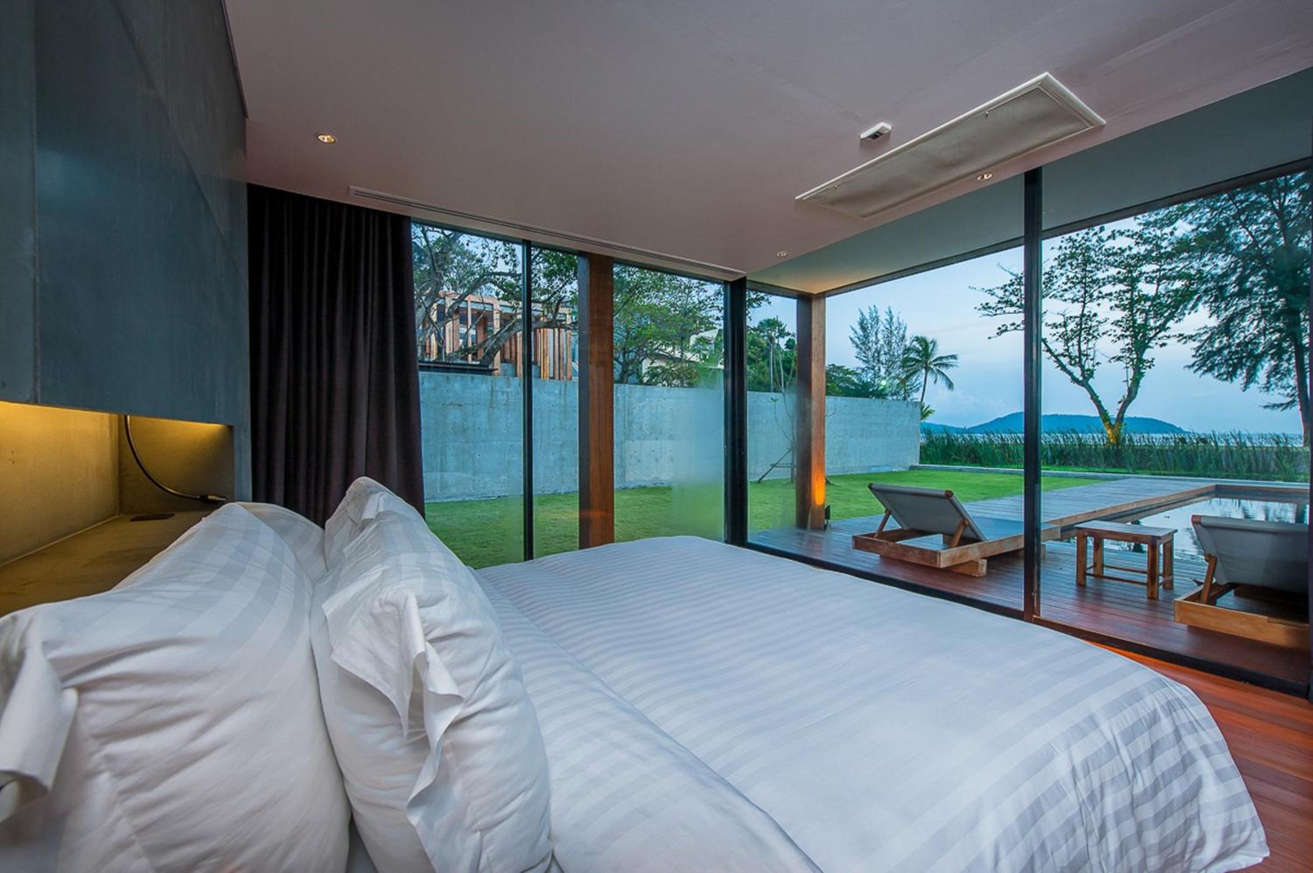 One Bedroom Beachfront Pool Villa