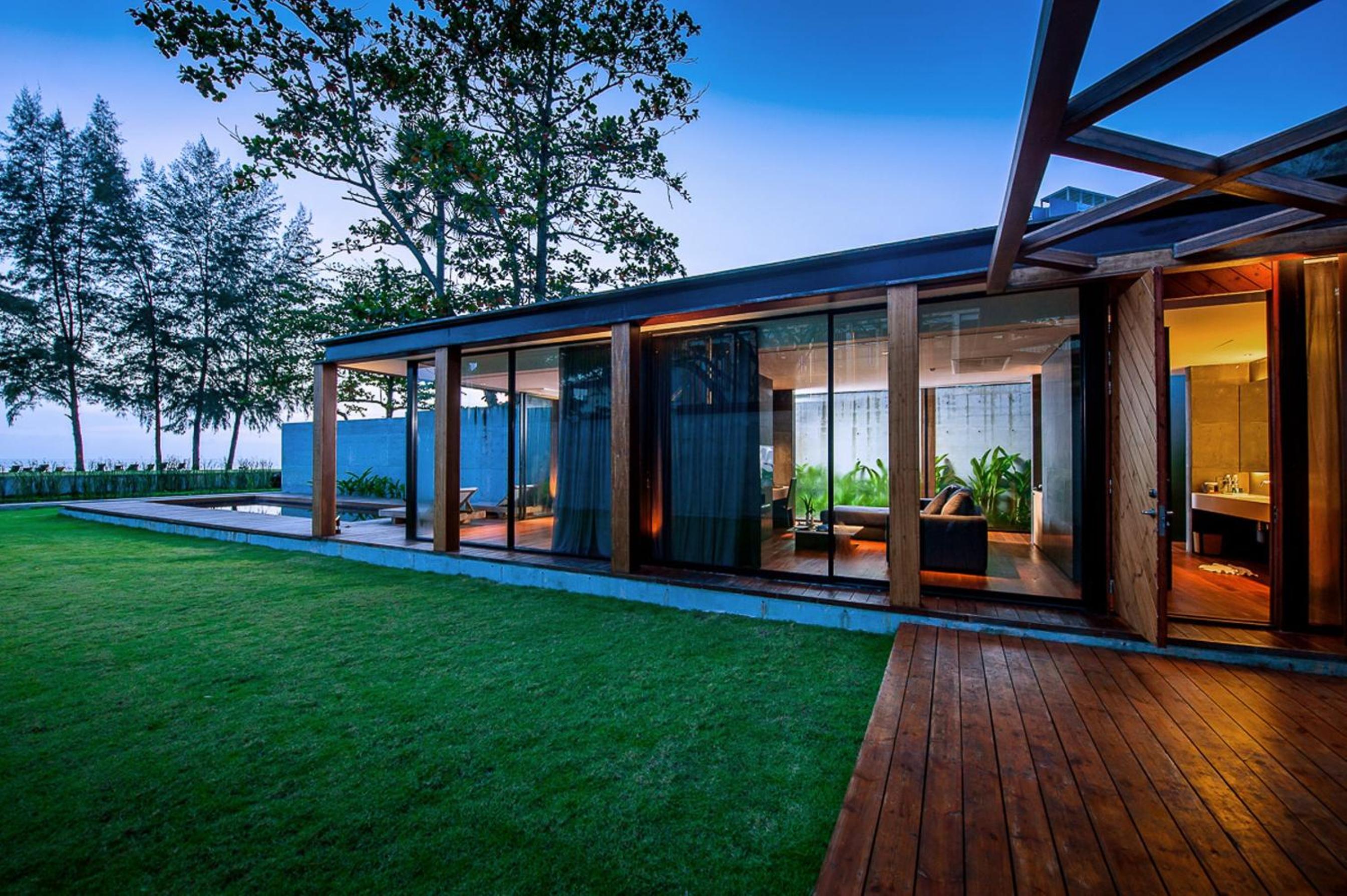 One Bedroom Beachfront Pool Villa photo 2