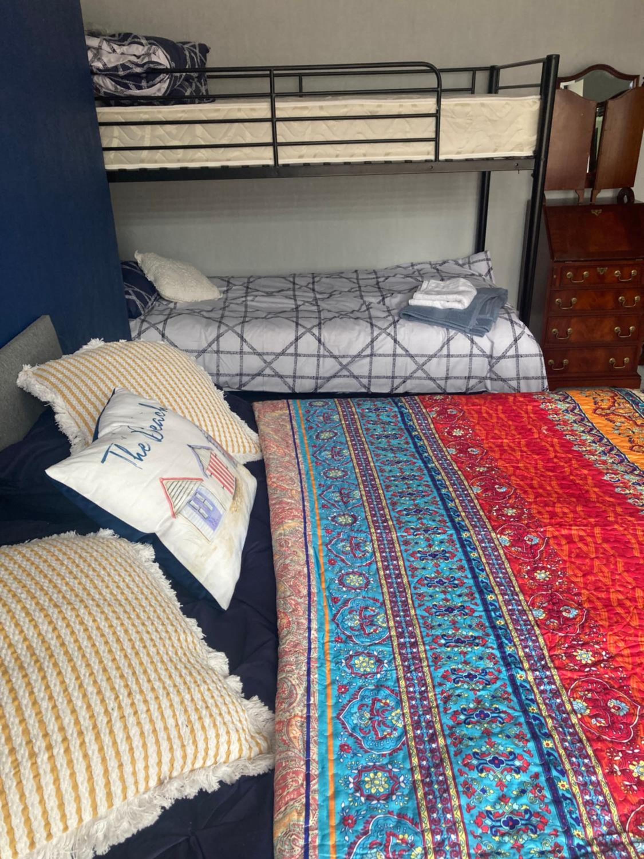 Deluxe Double Room - Photo 11