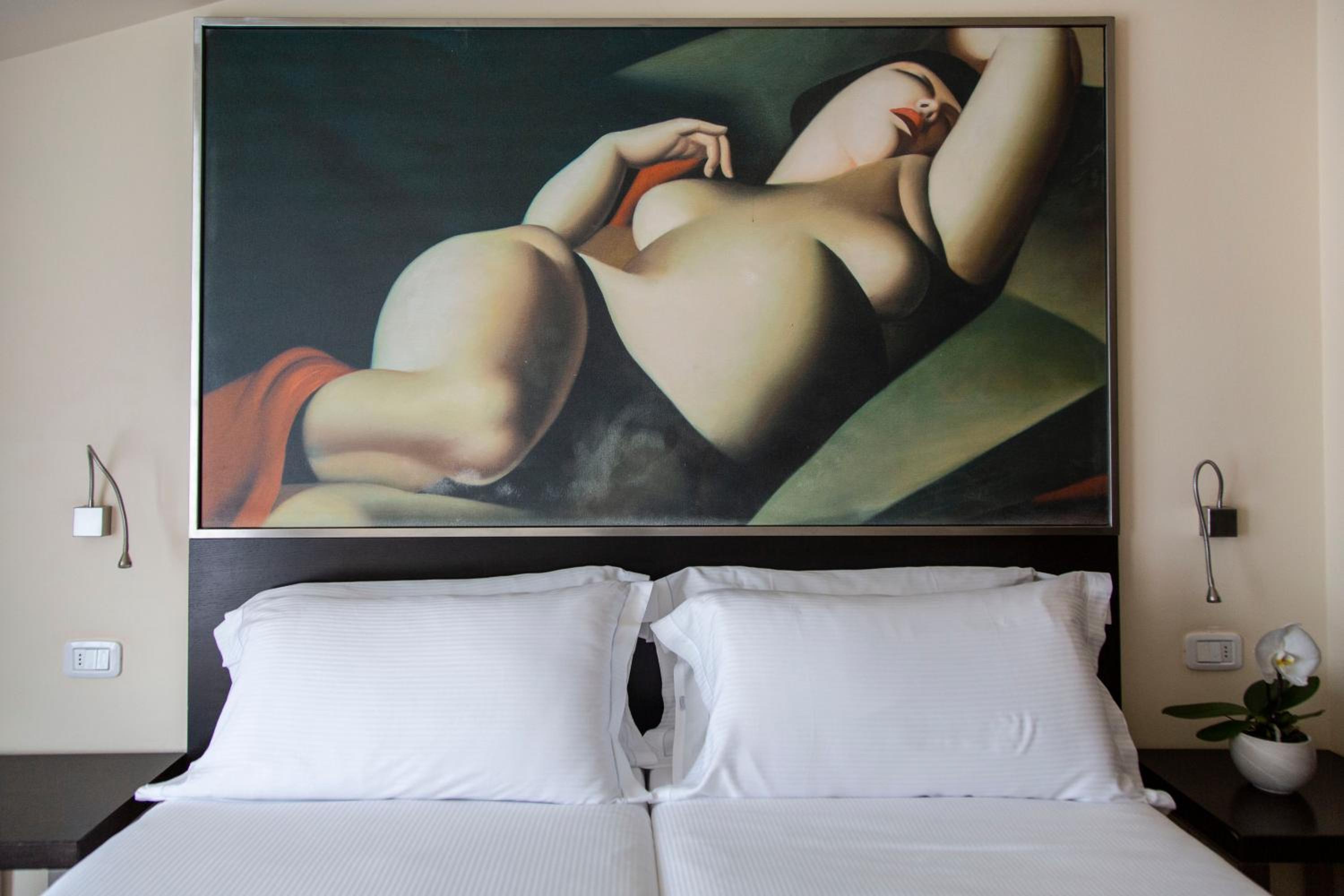 Standard Double or Twin Room - Photo 2